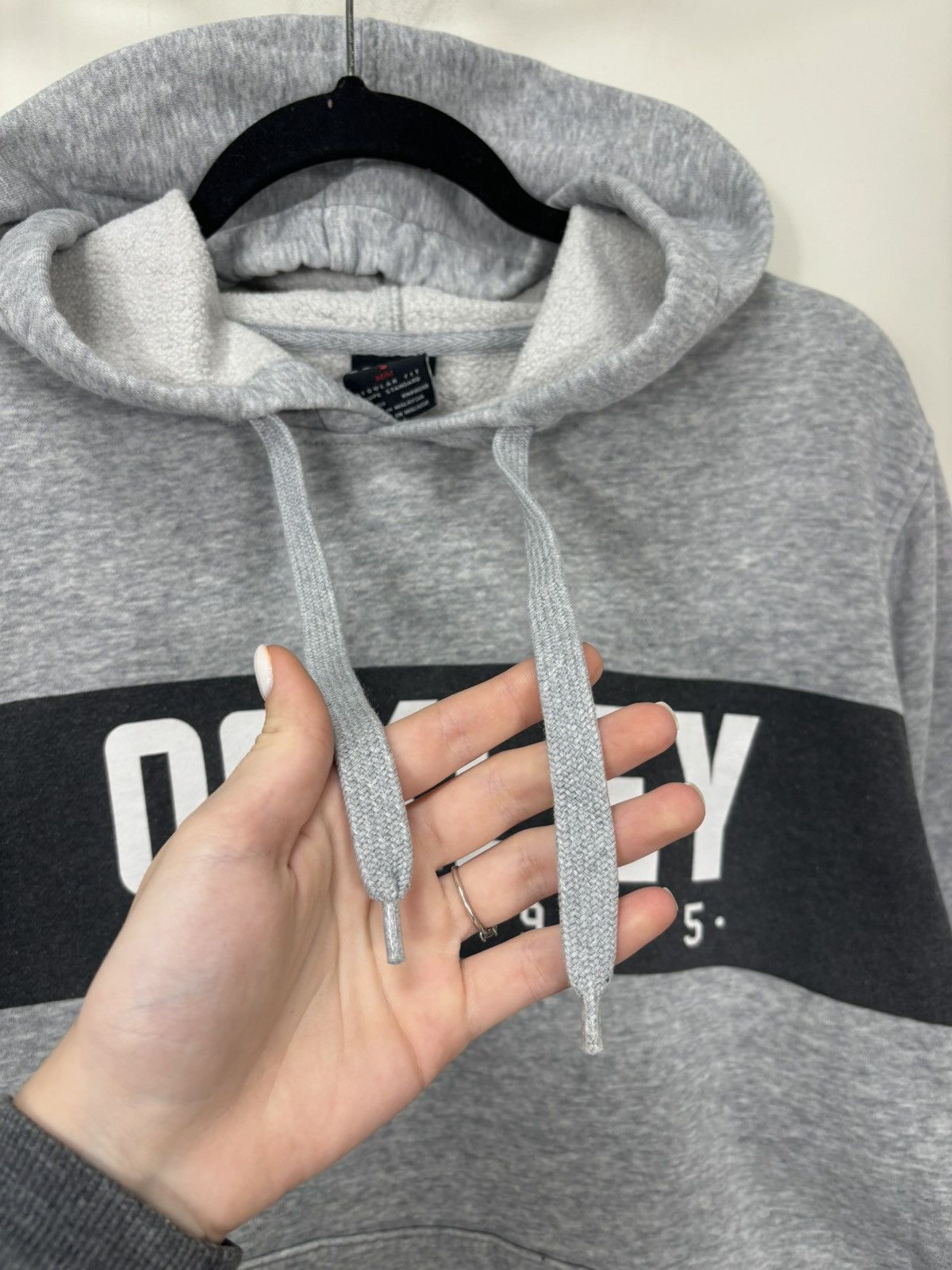 Oakley Vintage Oakley Big Logo Y2K Gray Hype Hoodie Size US M / EU 48-50 / 2 - 4 Thumbnail