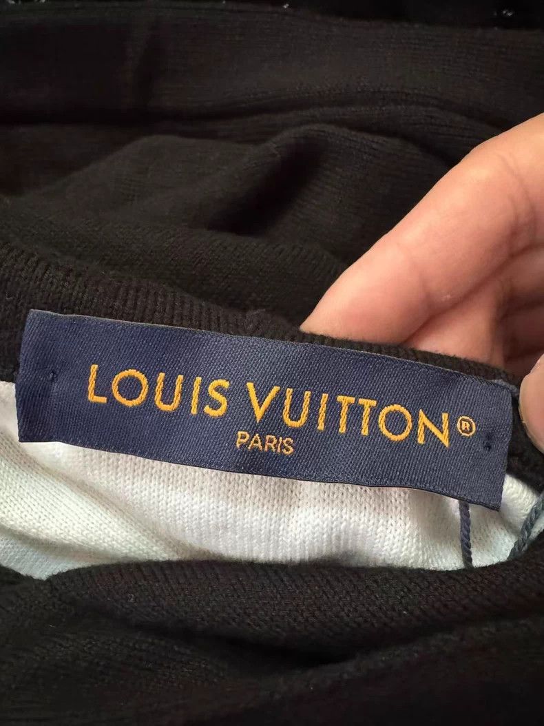 Louis Vuitton Louis Vuitton Black and white hem gradient full-print knit Size US L / EU 52-54 / 3 - 3 Thumbnail