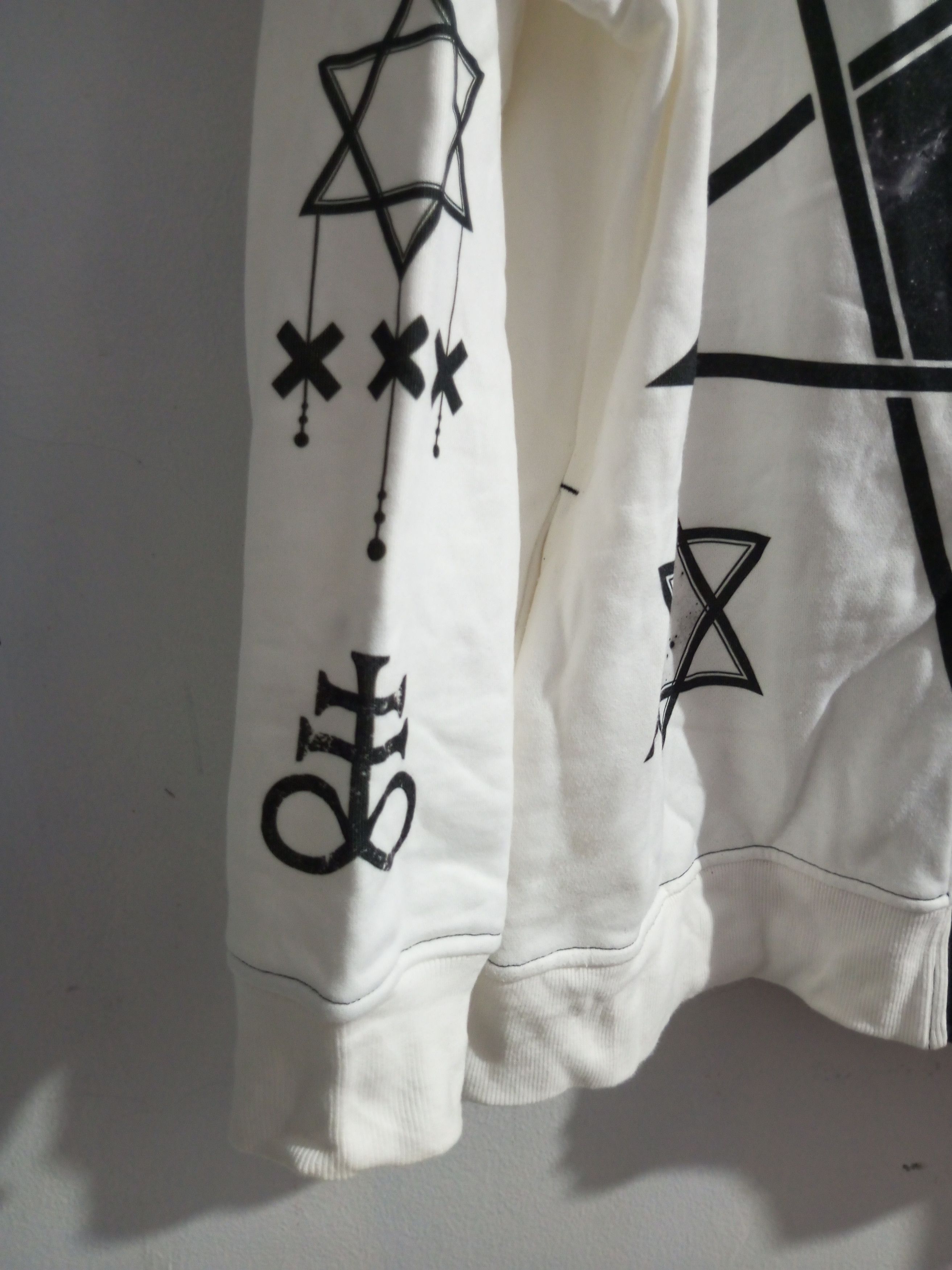 Japanese Brand Travas tokyo illuminati cross hoodie Size US L / EU 52-54 / 3 - 2 Thumbnail