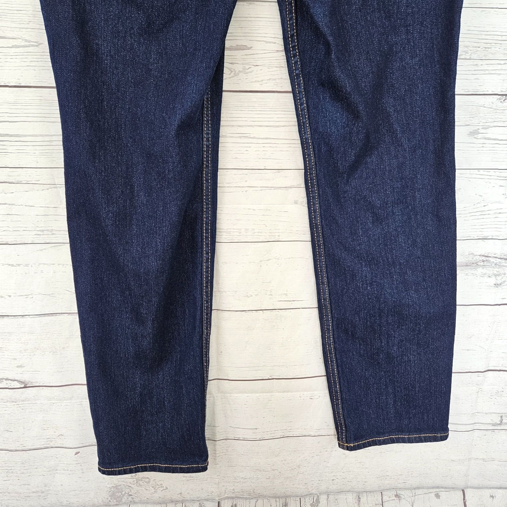 Old Navy VINTAGE? No. Old Navy Womens Wow Straight Jeans Sz 10 Blue Dark Wash High Rise Size 32" / US 10 / IT 46 - 5 Thumbnail