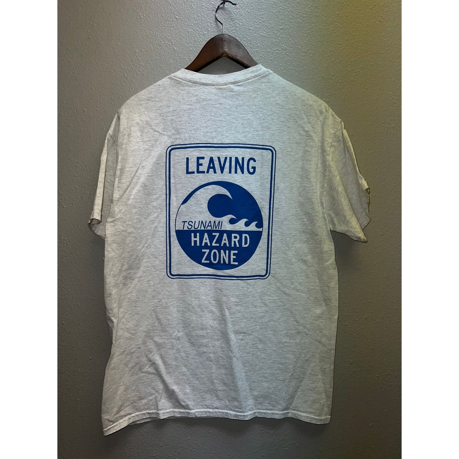 Gildan Vintage Tsunami Shirt Entering Hazard Zone Gray Tee Large Size US L / EU 52-54 / 3 - 6 Thumbnail