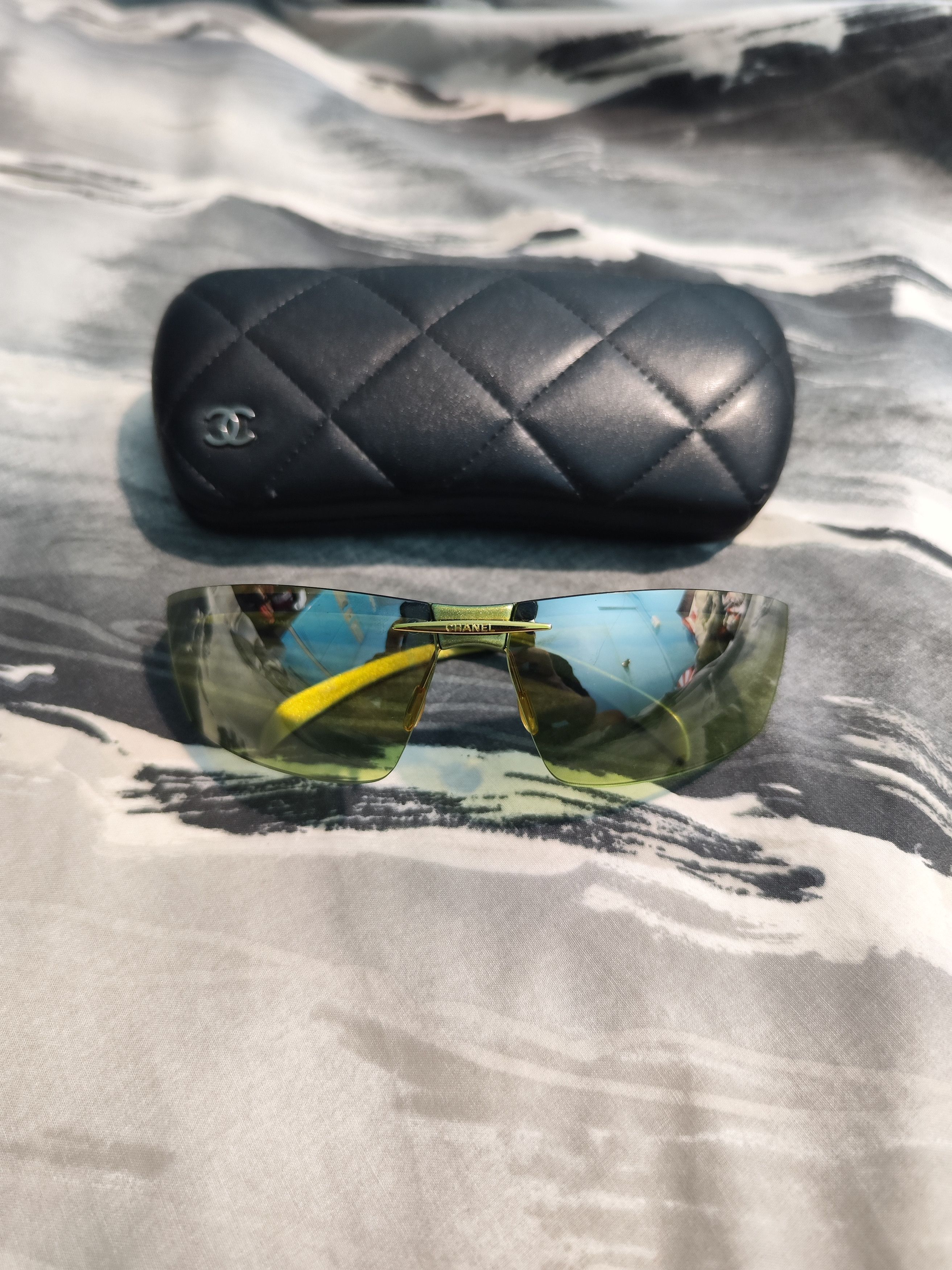 Chanel Chanel - Y2K Rimless Green Sunglasses 6001 Size ONE SIZE - 9 Thumbnail