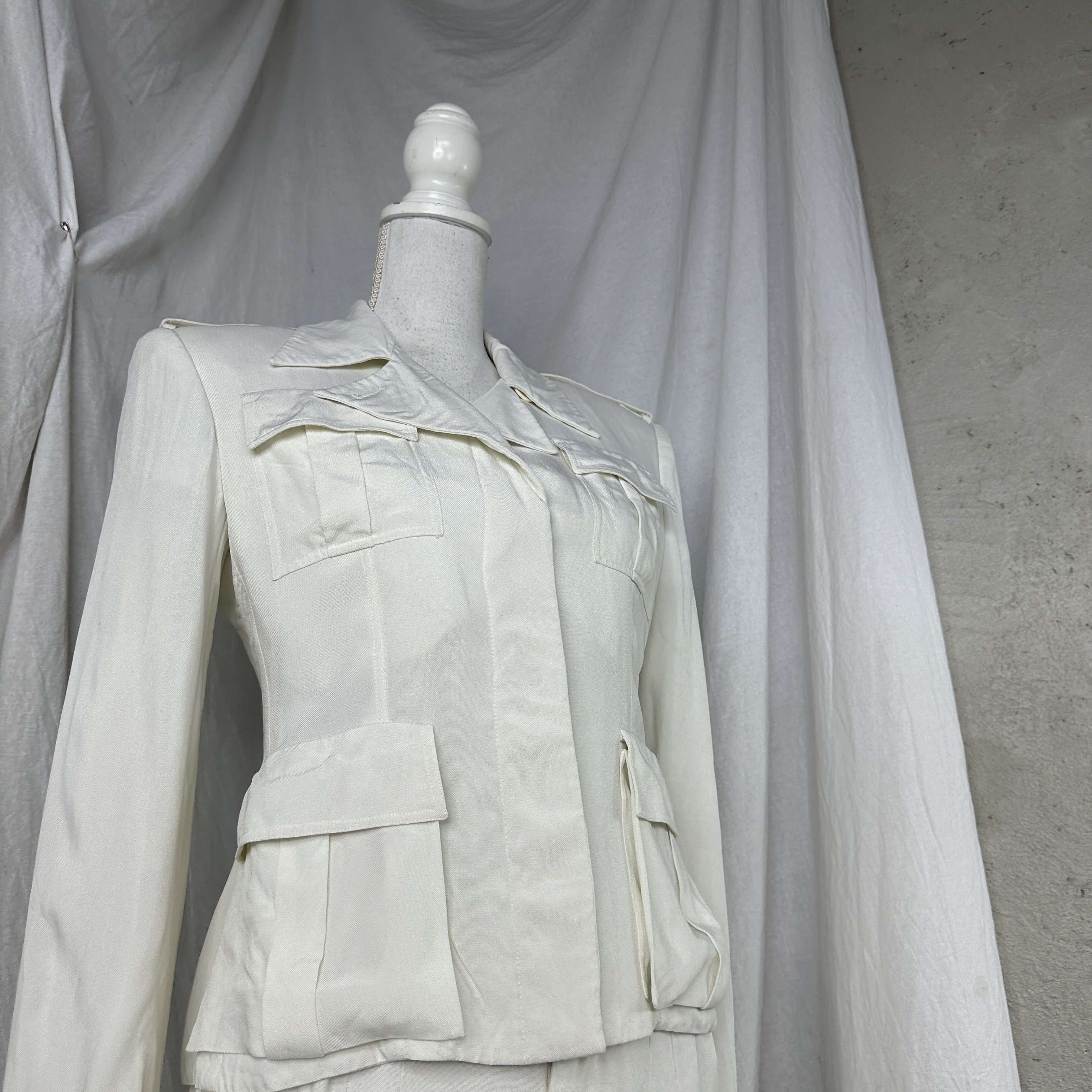 Gucci × Vintage Vintage Gucci Padded Shoulders Blazer 00s Size 25" / US 0 / IT 36 - 15 Thumbnail