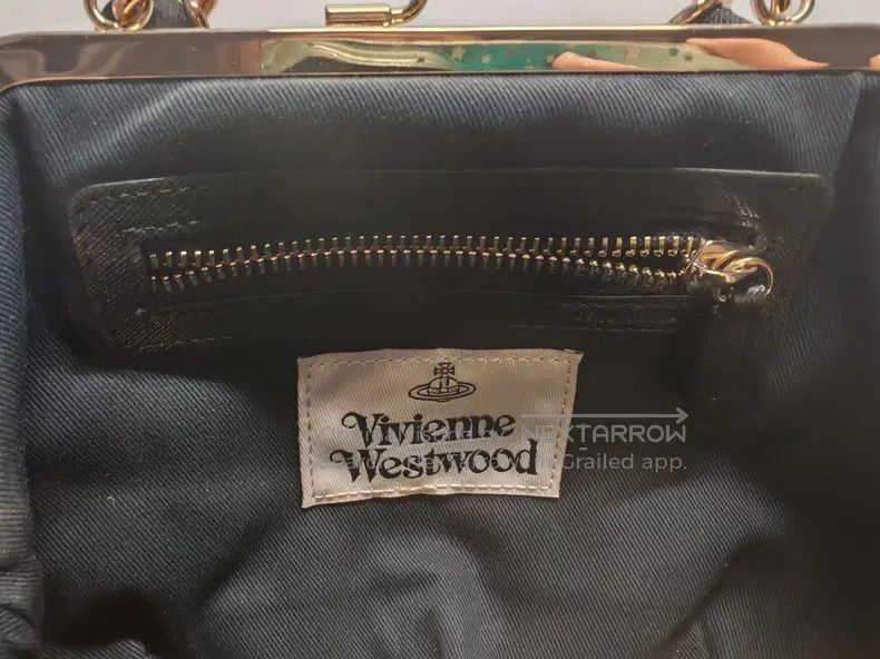 Vivienne Westwood Vivienne Westwood size os Black gold cross grain cowhide ba Size ONE SIZE - 6 Thumbnail