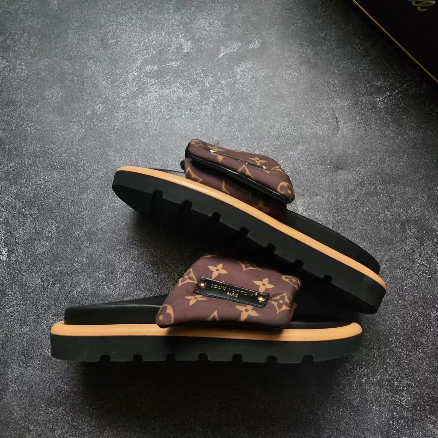 Louis Vuitton Louis Vuitton Sandals 37 Women Size US 6.5 / IT 36.5 - 1 Thumbnail