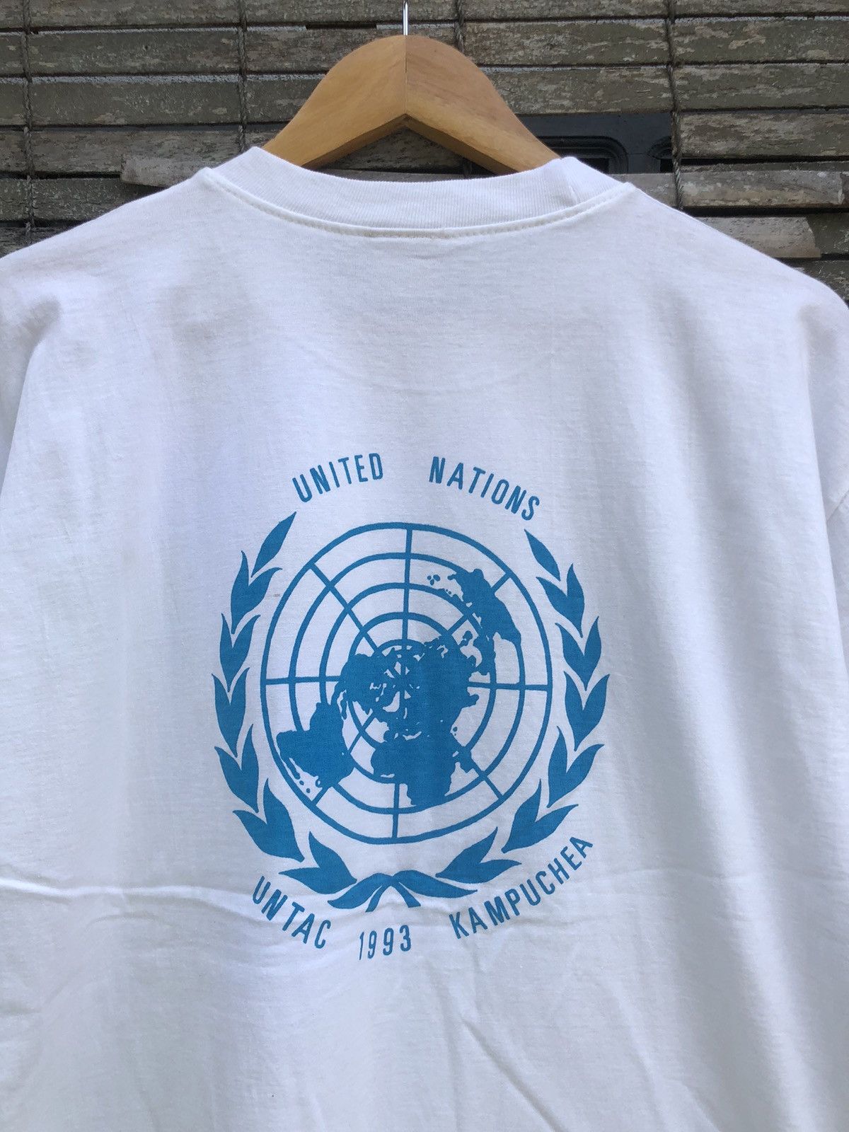 Vintage Vintage Bootleg United Nation UNTAC 93 Kampuchea Logo Tee Size US M / EU 48-50 / 2 - 4 Thumbnail