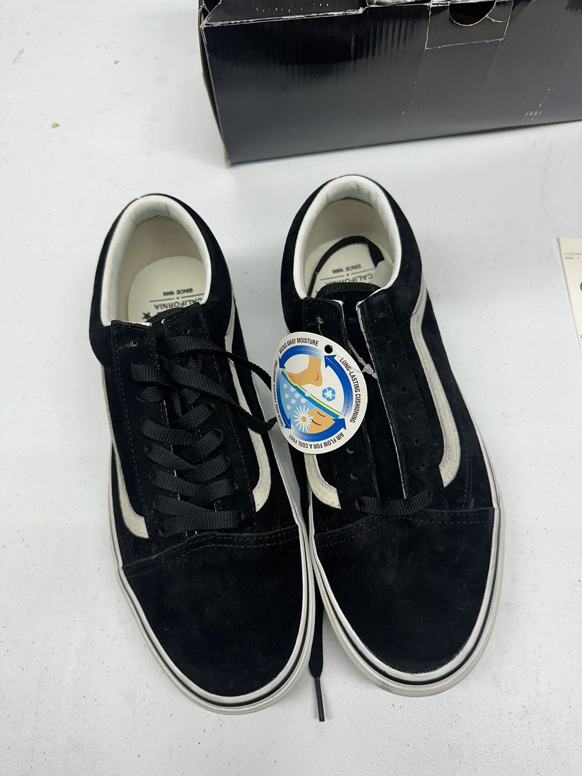 Vans Vans Old Skool Reissue Pig Suede Black size 9 Size US 9 / EU 42 - 3 Thumbnail