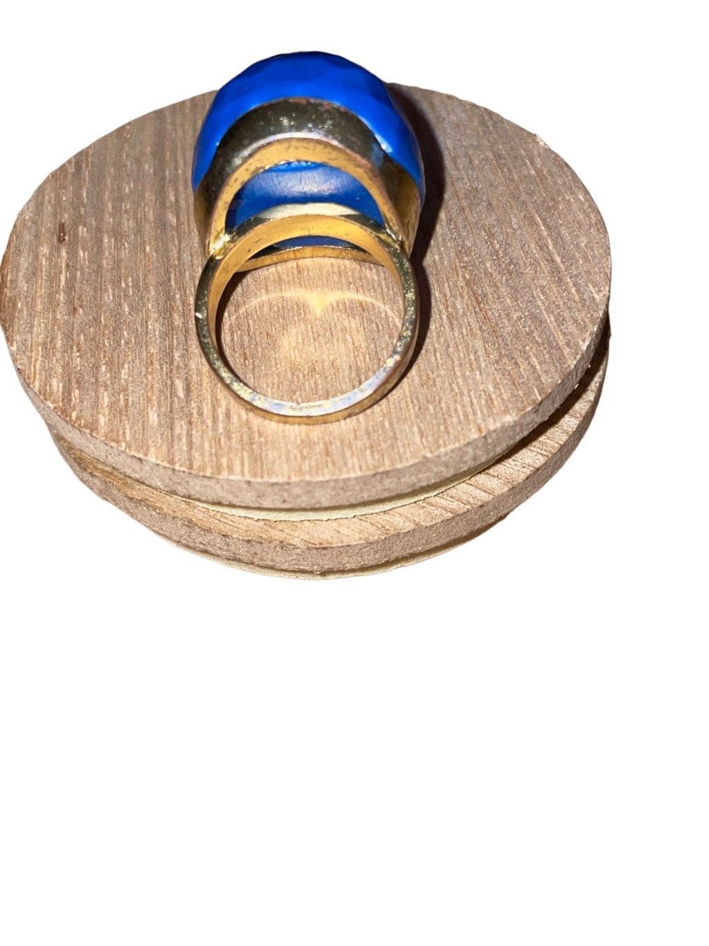 Vintage Vintage 1970’s Lapis Blue Resin Faceted Dome Ring Size 6 Size ONE SIZE - 4 Thumbnail