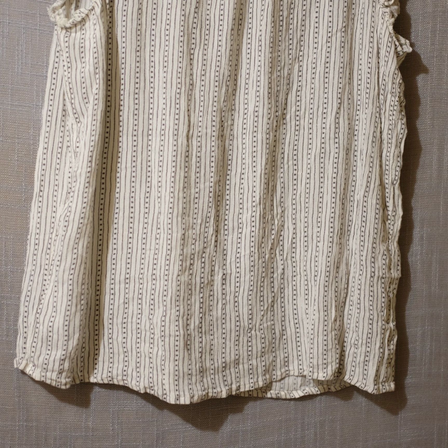 Old Navy Old Navy Blouse Shirt Women's L Tall Ivory/Grey RuffleTop Spuer Soft Lightweight Knit V-Neck Short Sleeve Bohemian Regular Size Type: Tall Size L / US 10 / IT 46 - 6 Thumbnail