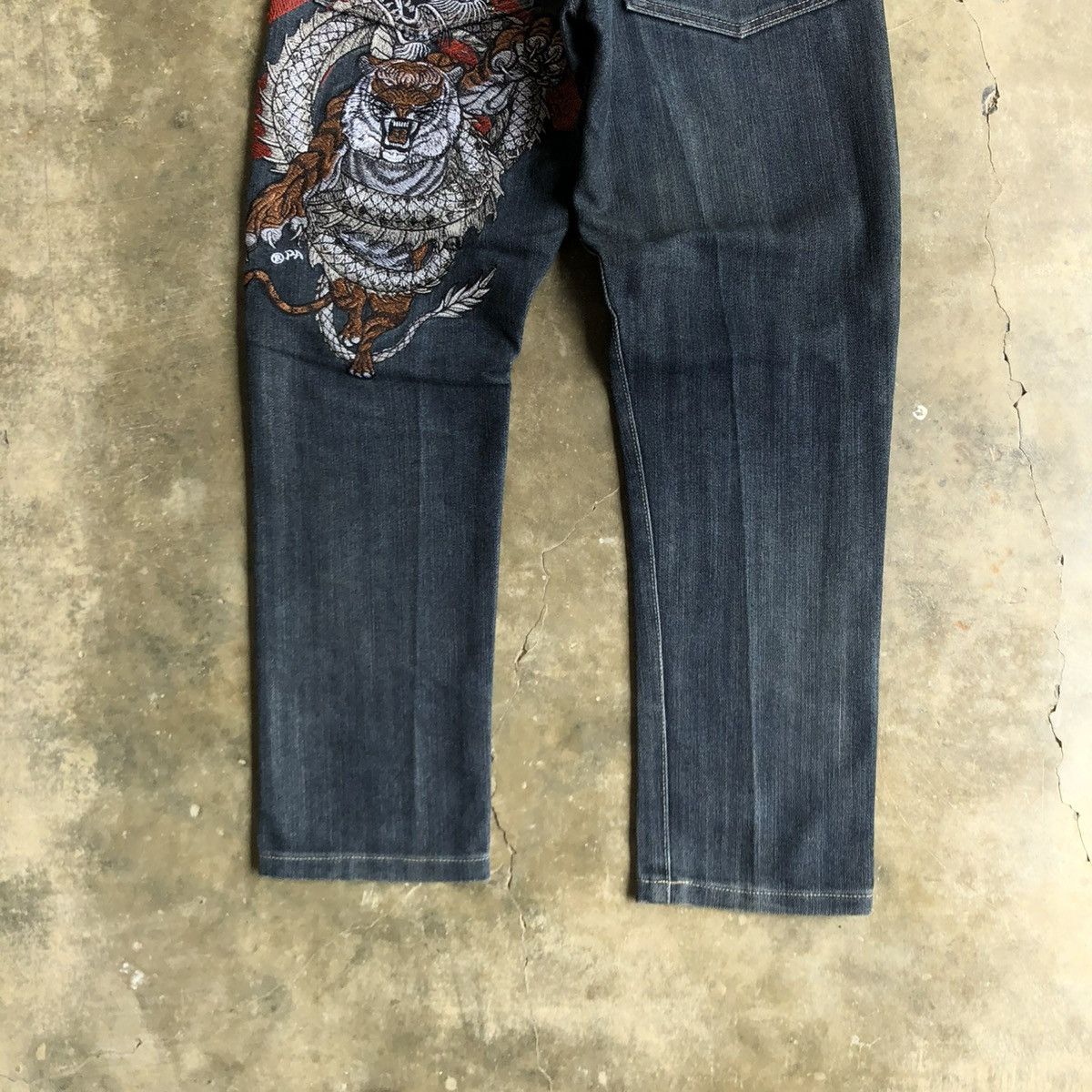 Karakuri Tamashii 2000s Sugoi Tatto Embroidery Dragon Tiger Denim Jeans Size US 29 - 8 Thumbnail