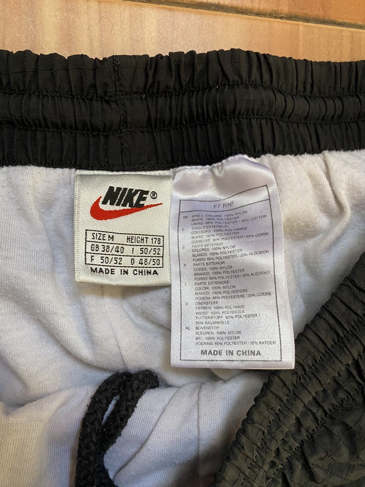 Vintage Vintage Nike sweatpants black nylon Size US 32 / EU 48 - 12 Thumbnail