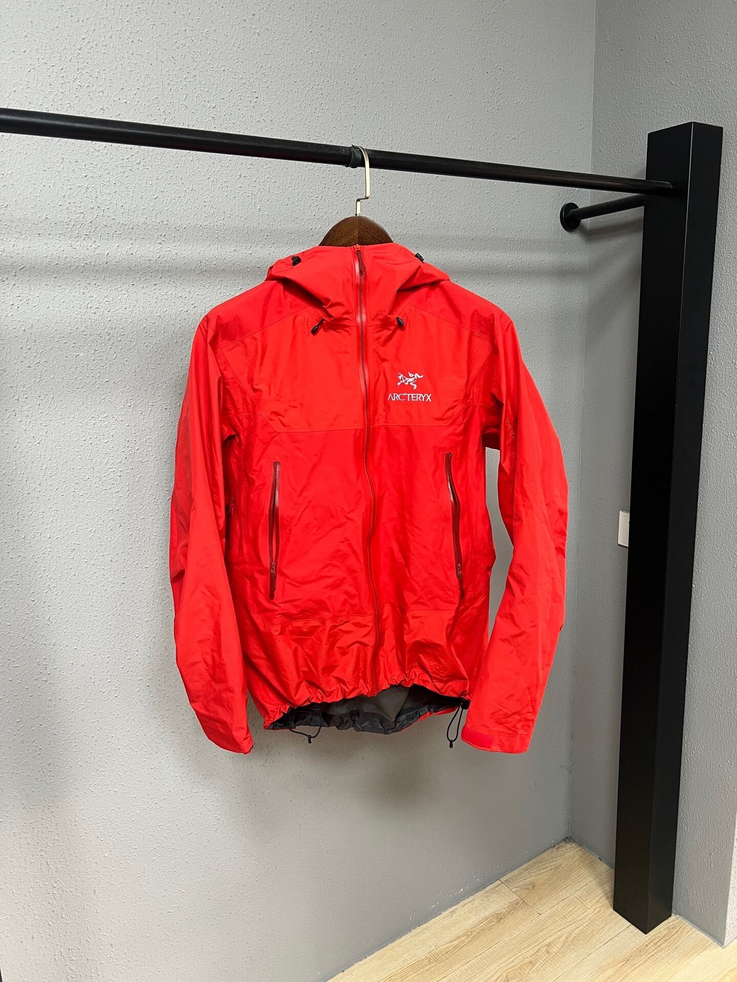 Arc'teryx arcteryx beta ar red shell jacket Size US M / EU 48-50 / 2 - 1 Thumbnail