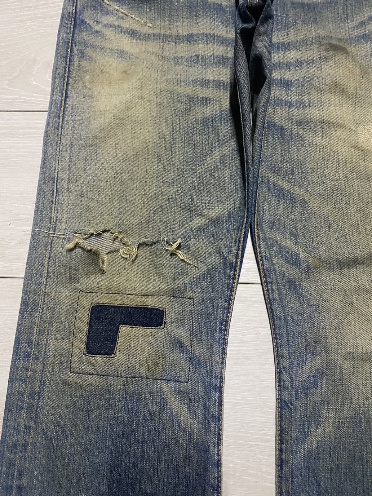 Levi's Vintage Levis Grunge Style Distressed Repair Loose Jeans Size US 32 / EU 48 - 7 Thumbnail
