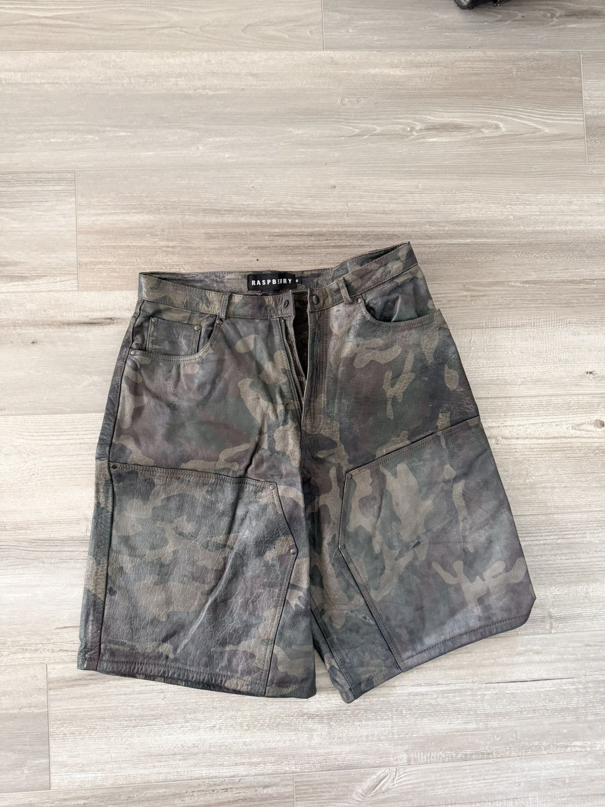 The GV Gallery GV Gallery Raspberry Hills Barrack Leather Shorts Size US 34 / EU 50 - 1 Thumbnail