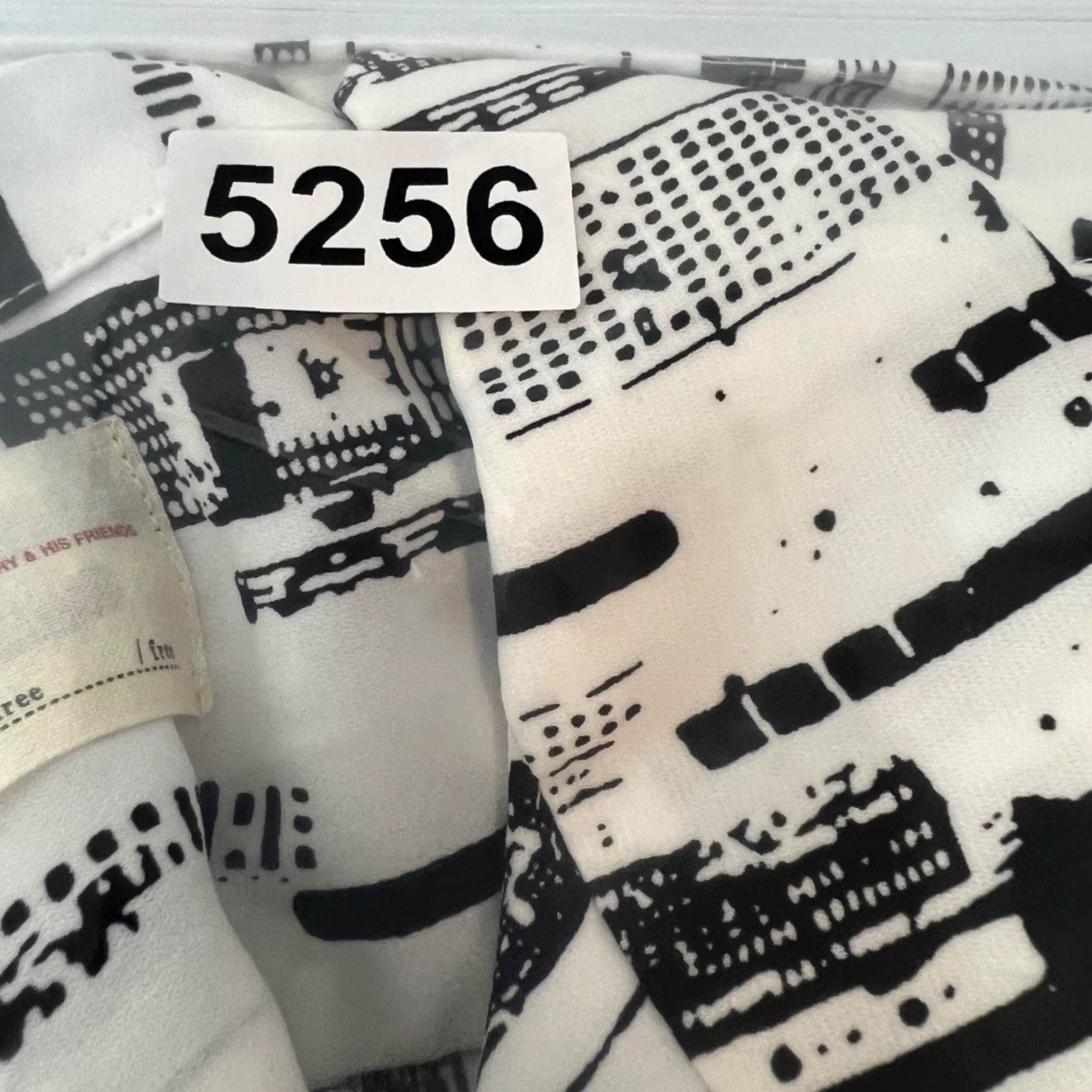 Vintage VINTAGE Plateau Shirt Mens 2XL White Abstract Short Sleeve Button-Up Shirt Size US XXL / EU 58 / 5 - 8 Thumbnail