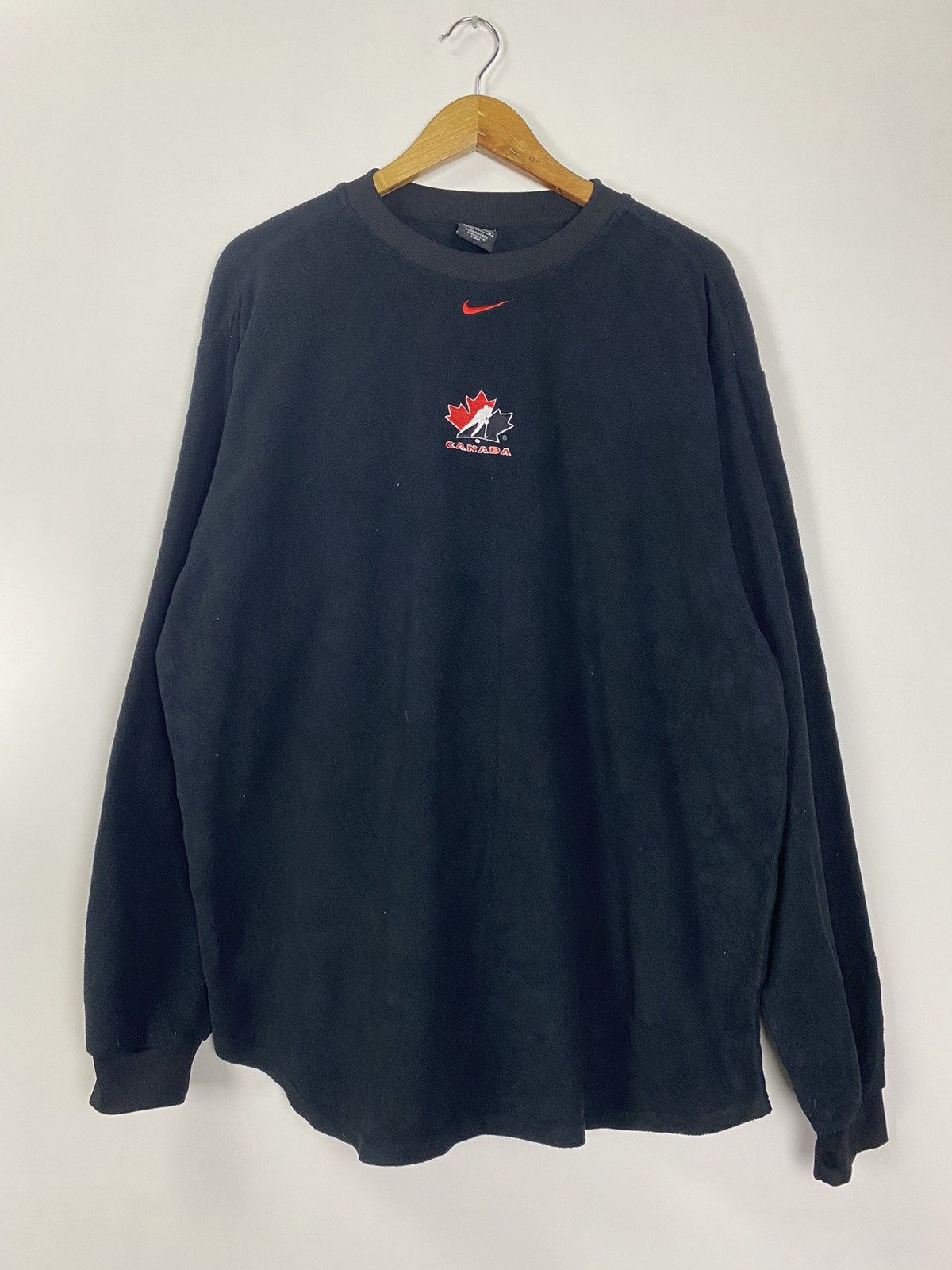 Vintage Vintage Nike Canada Black Sweater Size US L / EU 52-54 / 3 - 2 Thumbnail