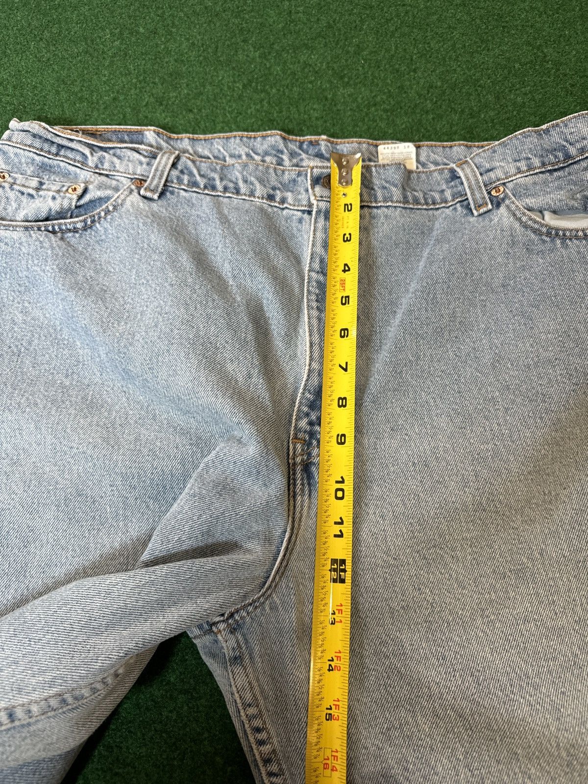 Levi's Vintage Clothing Vintage 90s Levi’s 550 Relaxed Taper Light Wash Jeans Size 42" / US 20 - 11 Thumbnail