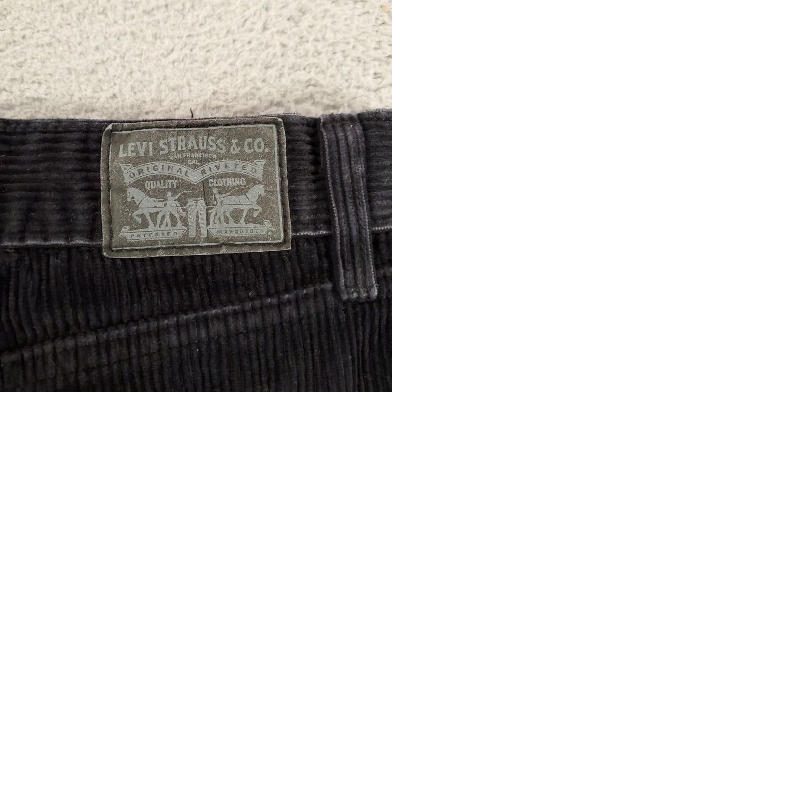 Levi's Levi's Corduroy Pants Mens 31x30 Black Cotton Mid Rise Relaxed Fit Straight Leg Pants Size US 31 - 9 Thumbnail