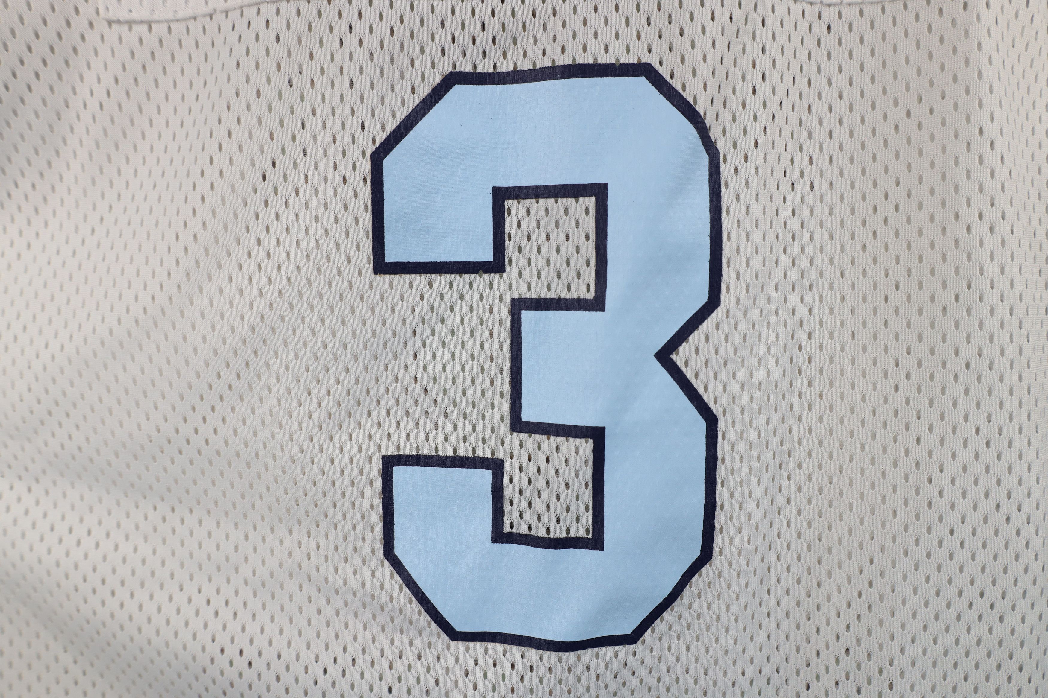 Vintage Vintage 90s Y2K North Carolina Basketball Jersey White Size US XXL / EU 58 / 5 - 11 Thumbnail