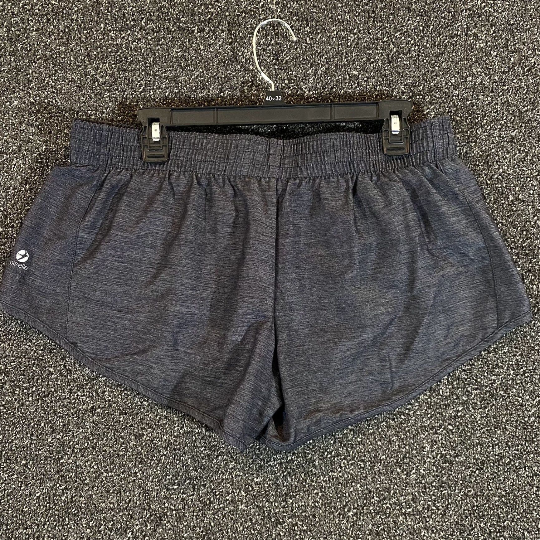Vintage VINTAGE Oiselle Shorts Womens 10 Gray Heart 3” Inseam Running Casual Workout Lined Women's 10 Gray Heart 3” Inseam Running Casual Workout Lined Size 32" / US 10 / IT 46 - 6 Thumbnail