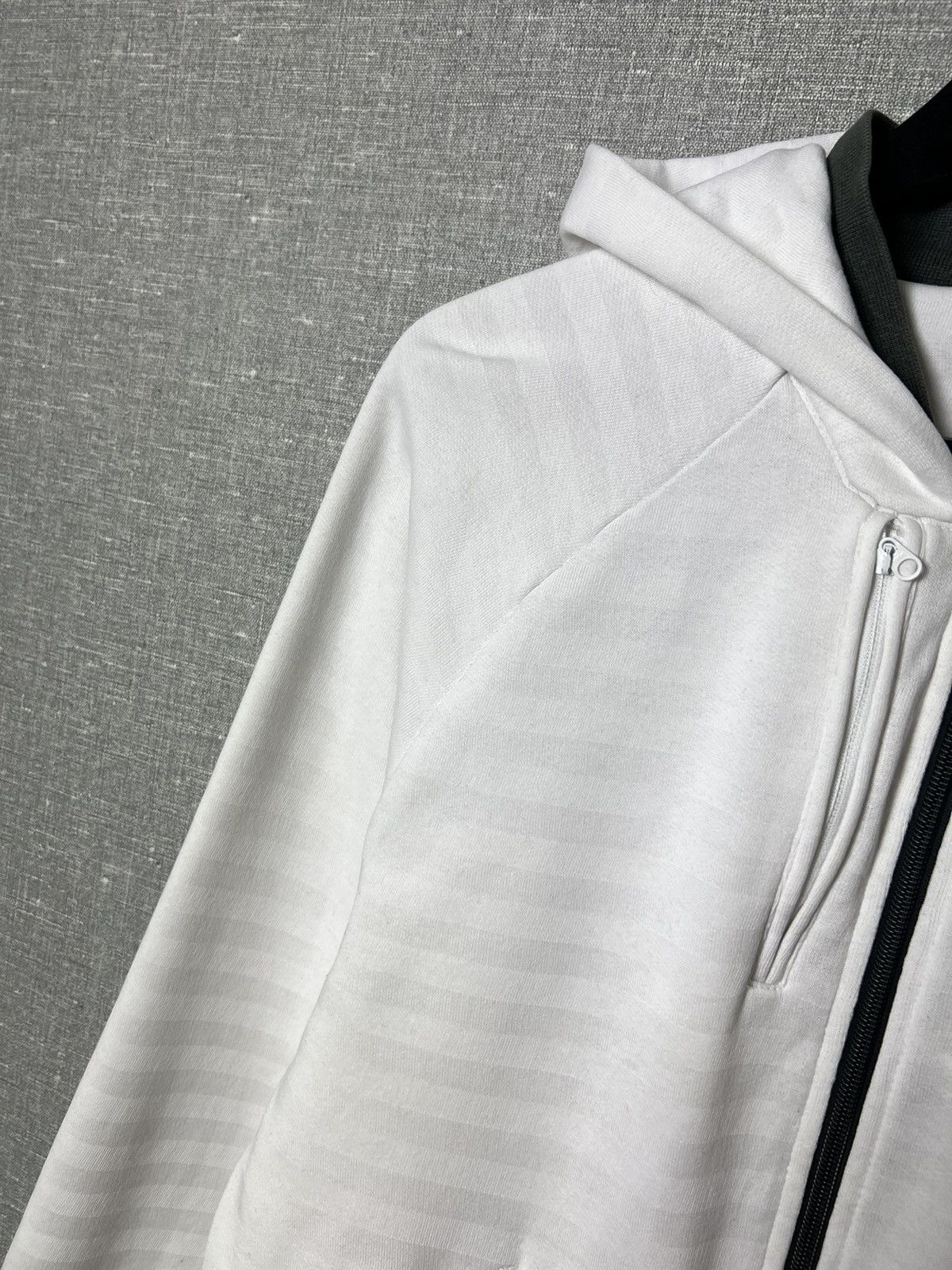 Nike Rare Vintage Nike Zip Up Multi Pocket Hoodie Small Logo Size US M / EU 48-50 / 2 - 7 Thumbnail