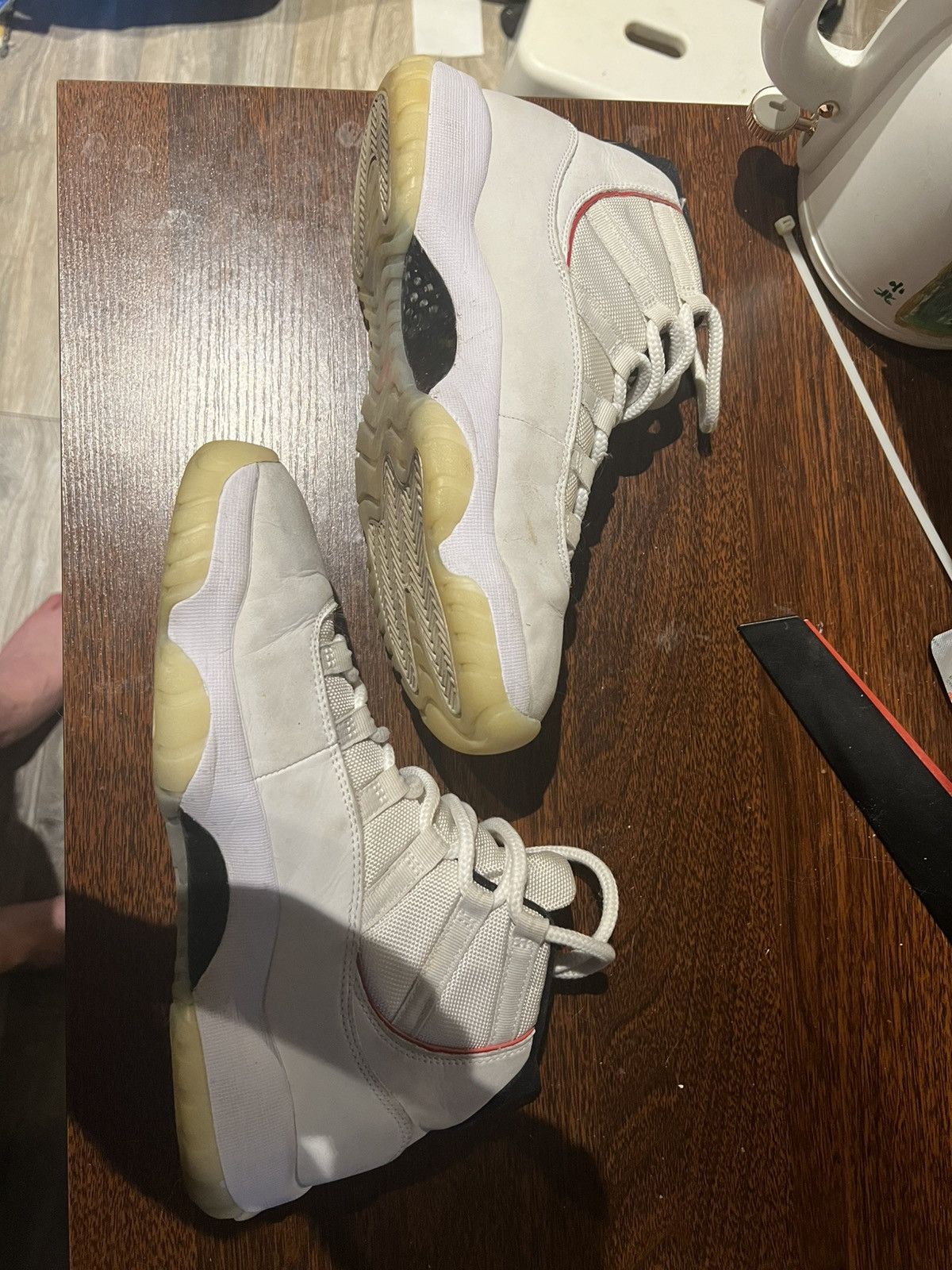 Nike Air jordan 11 platinum tint sz 10 Size US 10 / EU 43 - 2 Thumbnail