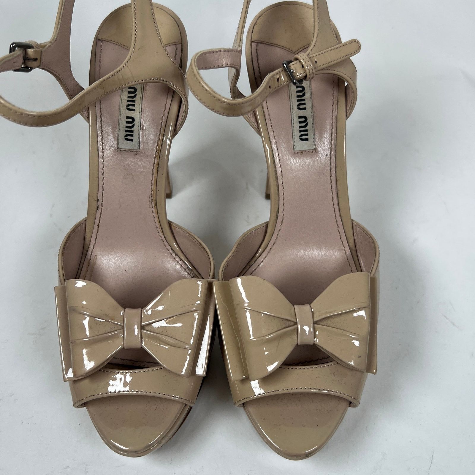 Miu Miu Miu Miu Beige Patent Leather Bow Heels Size 39 Size US 9 / IT 39 - 2 Thumbnail