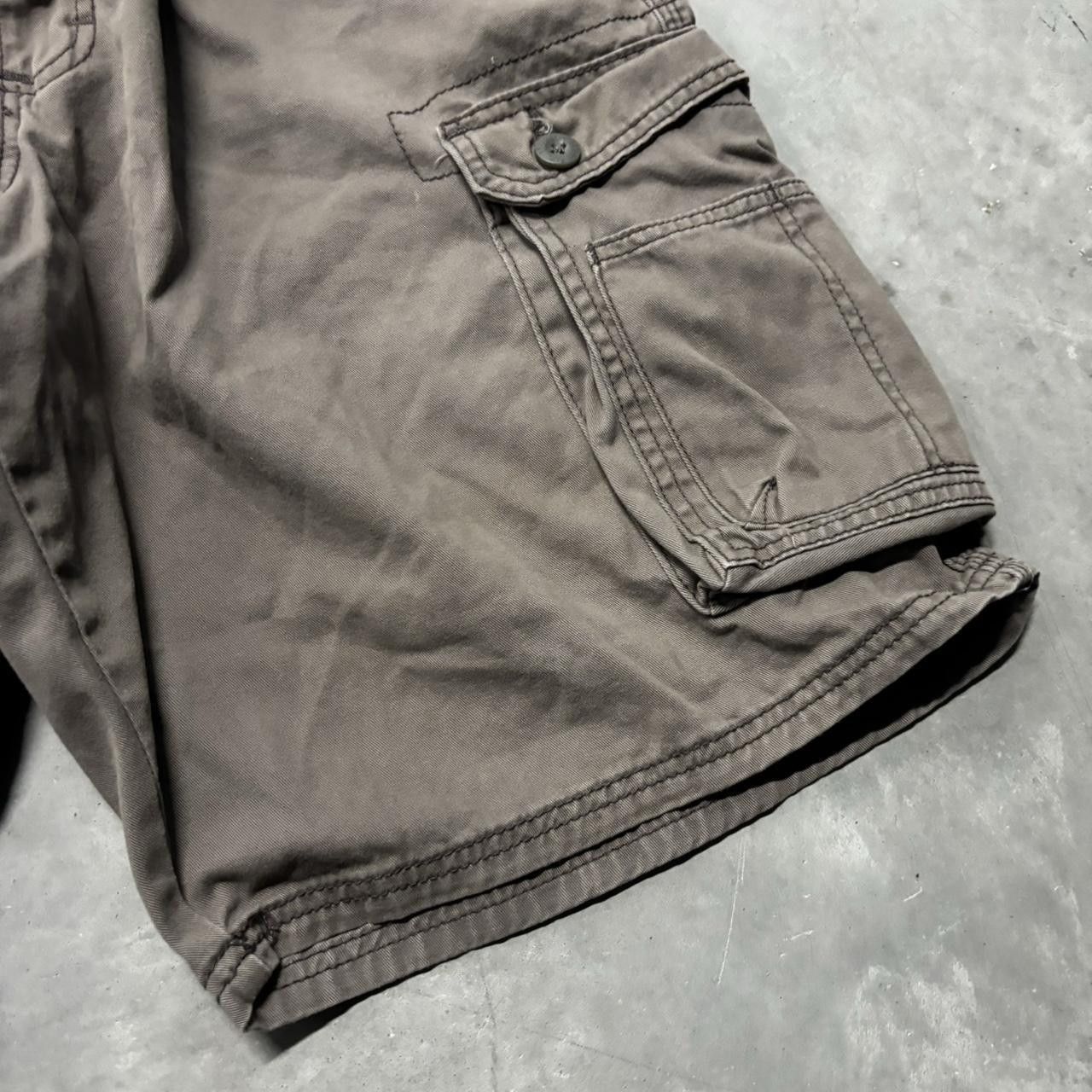 Japanese Brand × Vintage Crazy Vintage Y2K/2000s Baggy Faded Brown Skater Cargo Shorts! Size US 38 / EU 54 - 4 Thumbnail