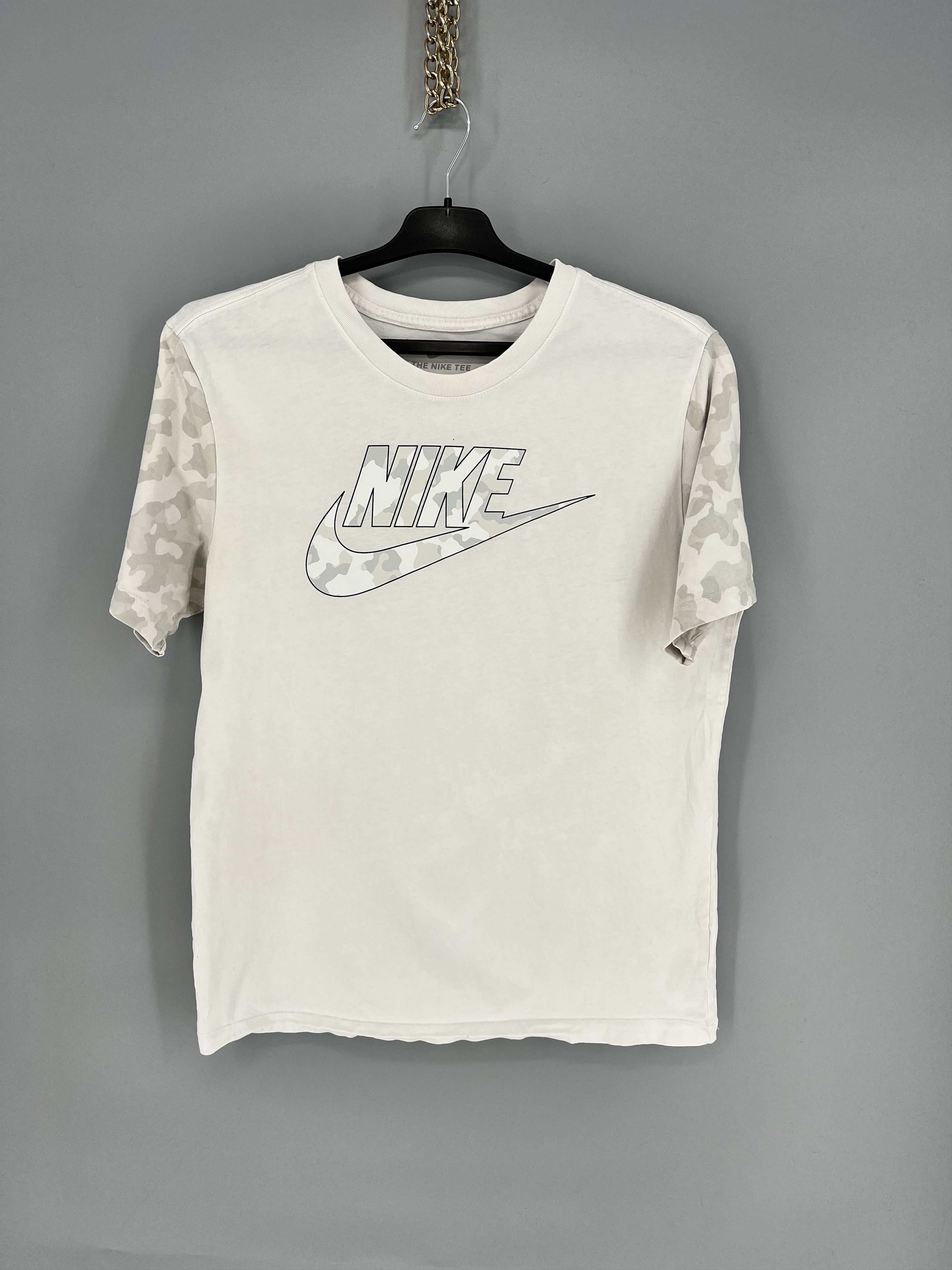 Nike Vintage Nike Camo Big Logo Tee Travis Scott Style Grailed Size US M / EU 48-50 / 2 - 1 Thumbnail
