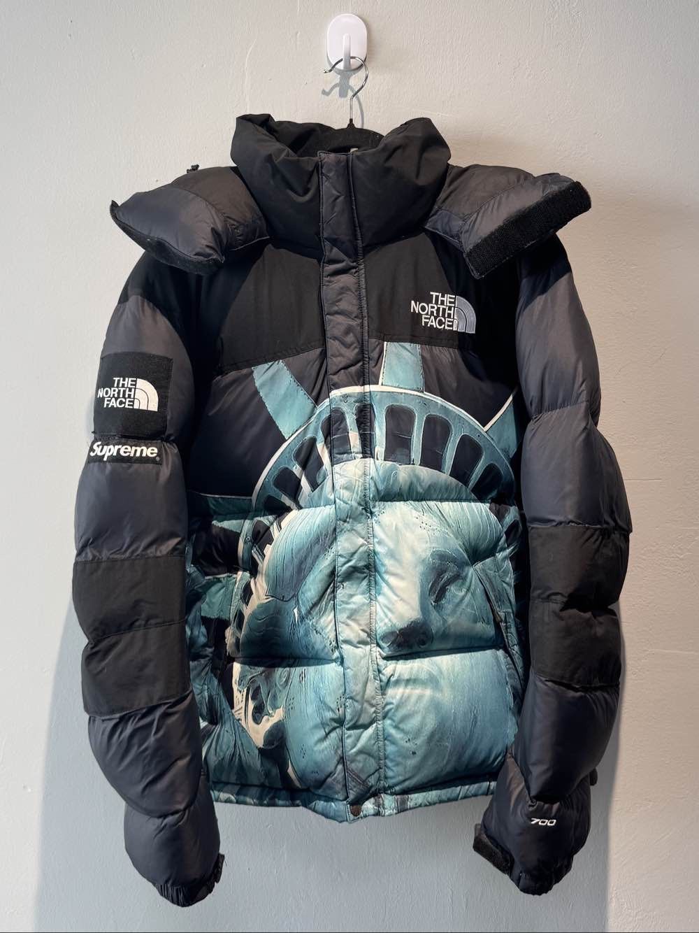 Supreme Supreme x The North Face Statue of Liberty Baltoro Size M Size US M / EU 48-50 / 2 - 1 Thumbnail