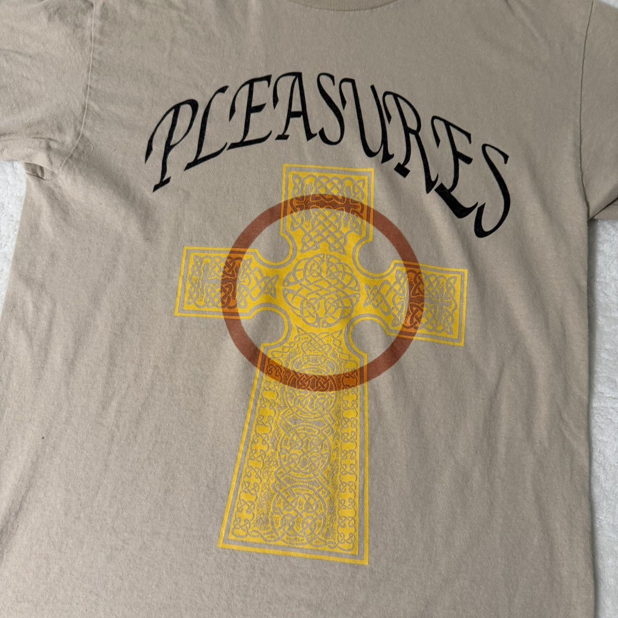 Pleasures PLEASURES Cross T-Shirt Size US M / EU 48-50 / 2 - 2 Thumbnail