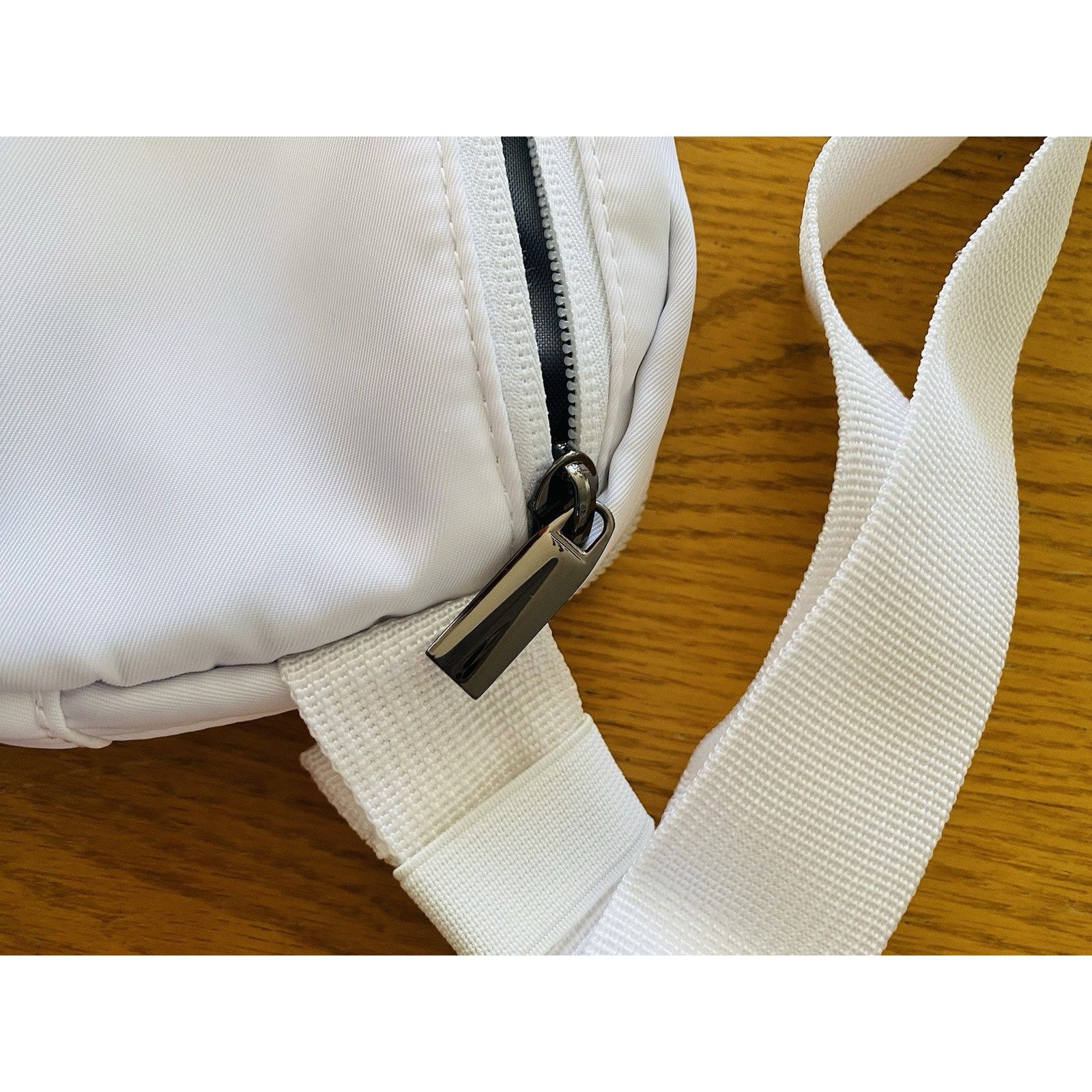 Aeropostale AeroLoft Anywhere Crossbody Belt Bag NWT-Unisex White Size ONE SIZE - 2 Thumbnail