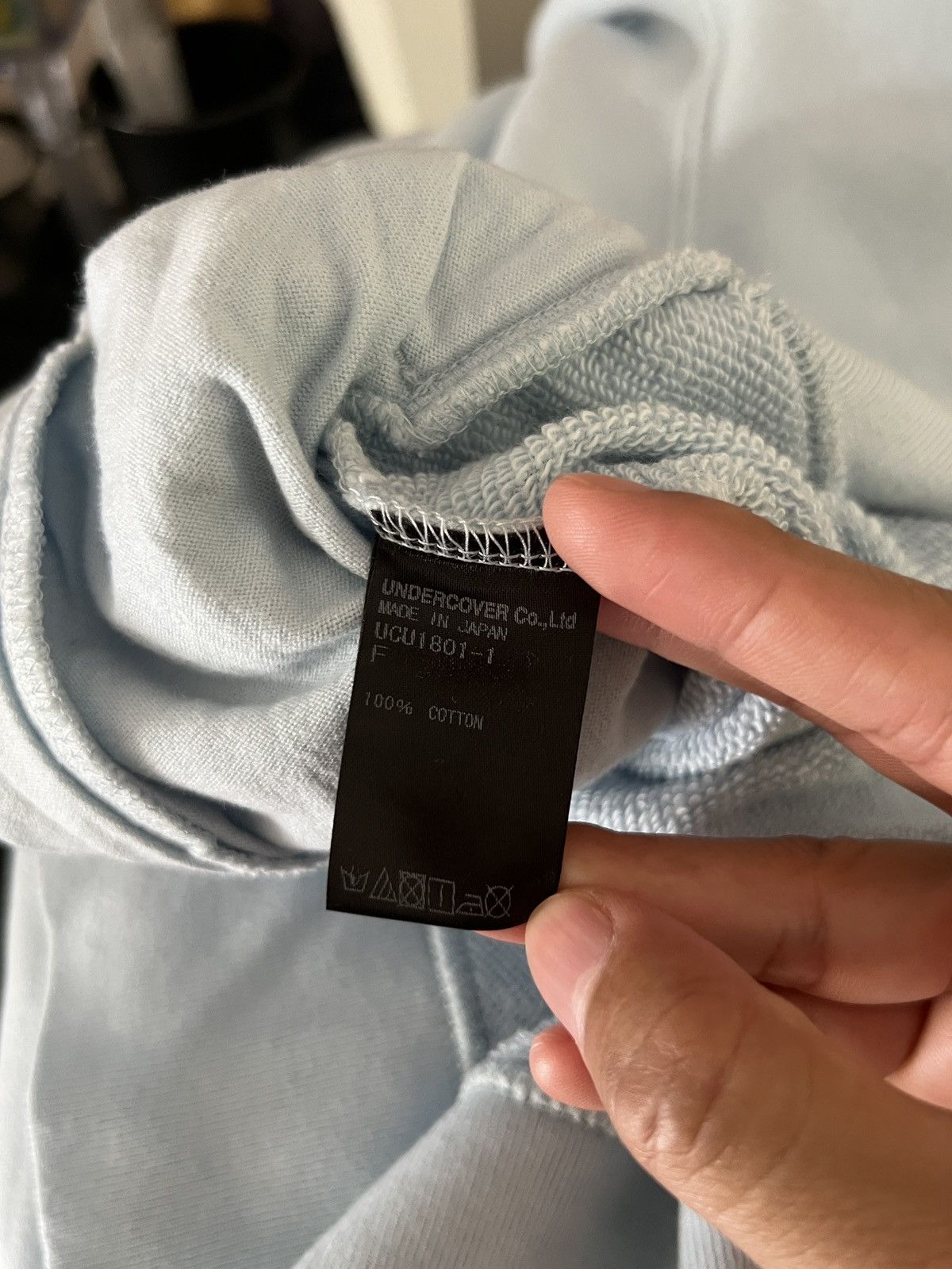 AW18 Undercover anti sns cropped sweater