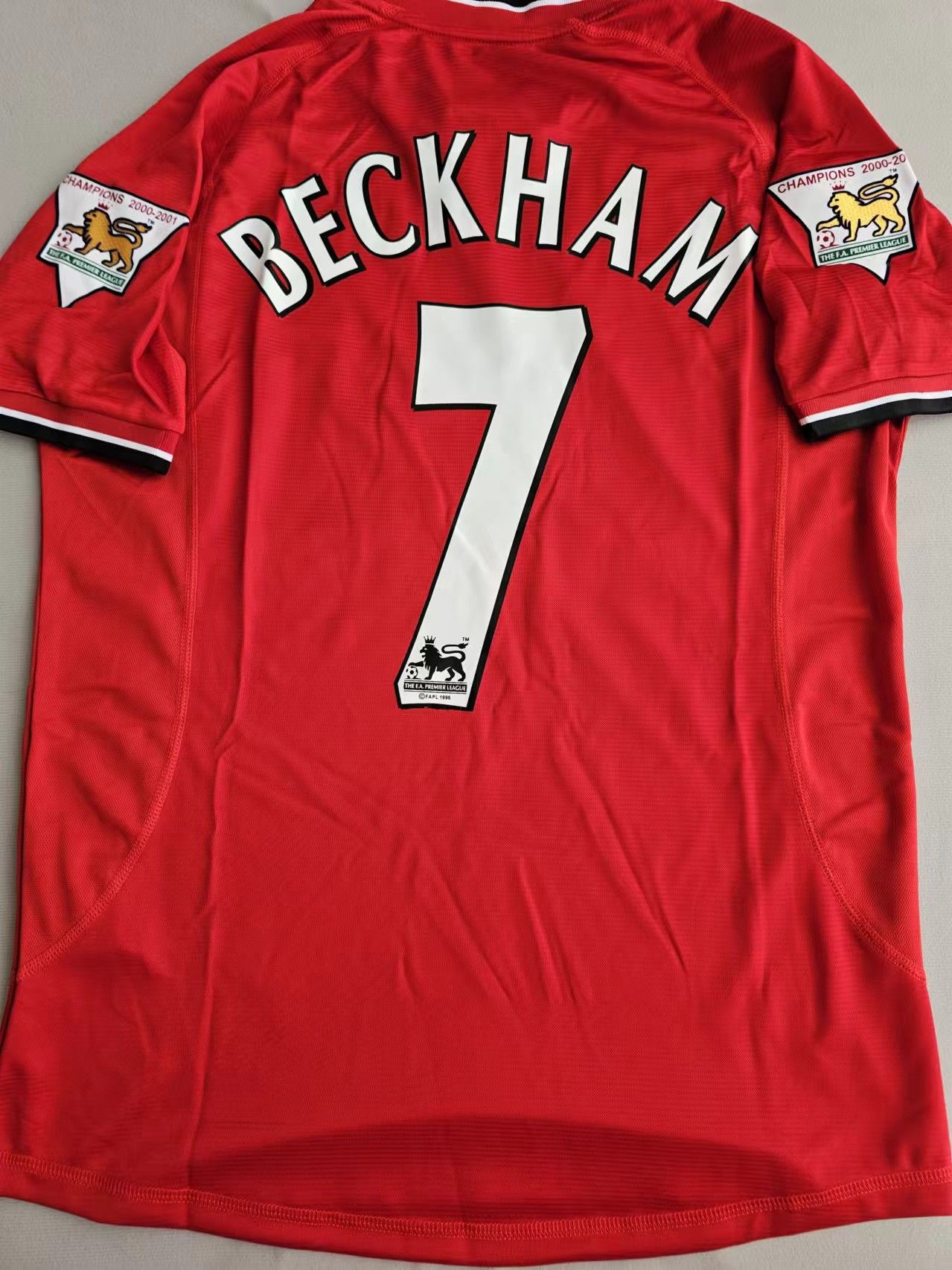 Other MUFC Beckham Jersey 2000 2001 Home Size US XL / EU 56 / 4 - 1 Thumbnail