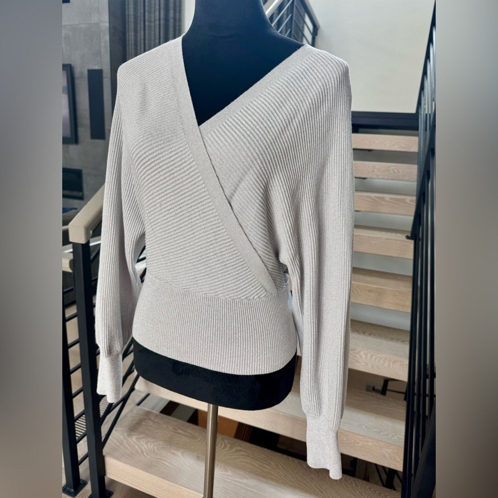 Other New Chic and Shiny Silver V-Neck Sweater size S Size XS / US 0-2 / IT 36-38 - 2 Thumbnail