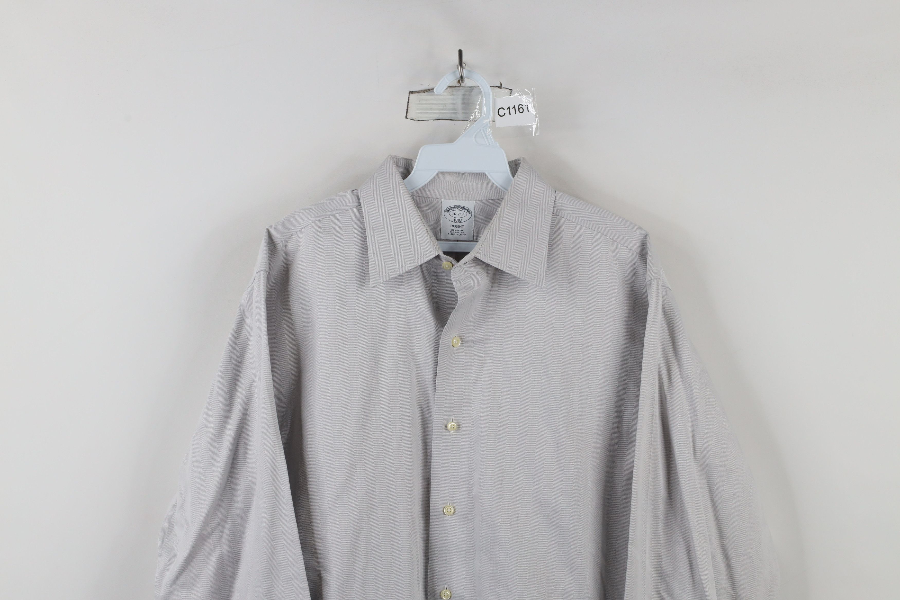 Brooks Brothers × Vintage Vintage 90s Brooks Brothers Herringbone Button Shirt Gray Size US M / EU 48-50 / 2 - 2 Thumbnail