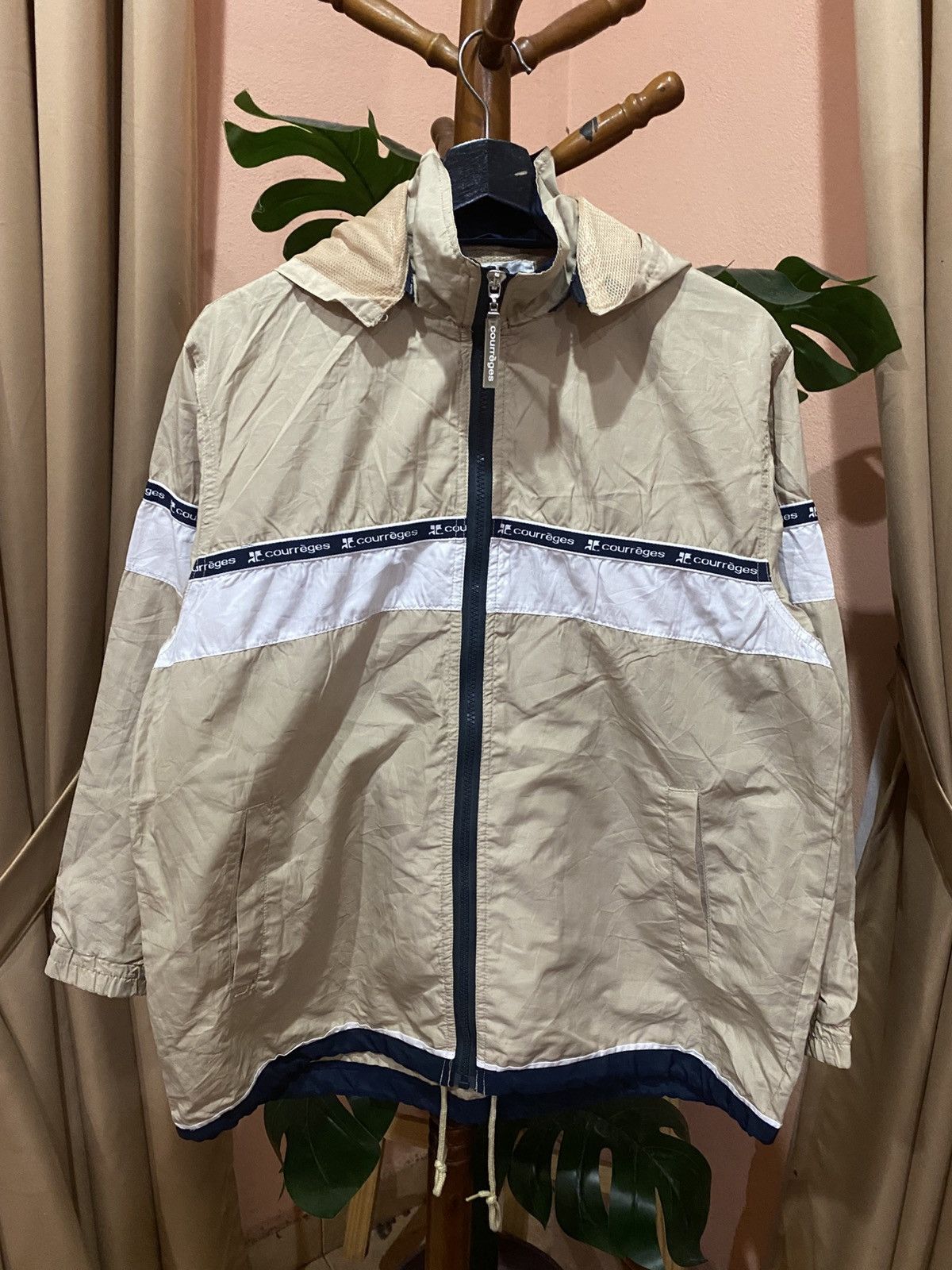 Courreges Vintage Courrèges Paris Beige Windbreaker Jacket 90s Sporty Size US M / EU 48-50 / 2 - 1 Thumbnail