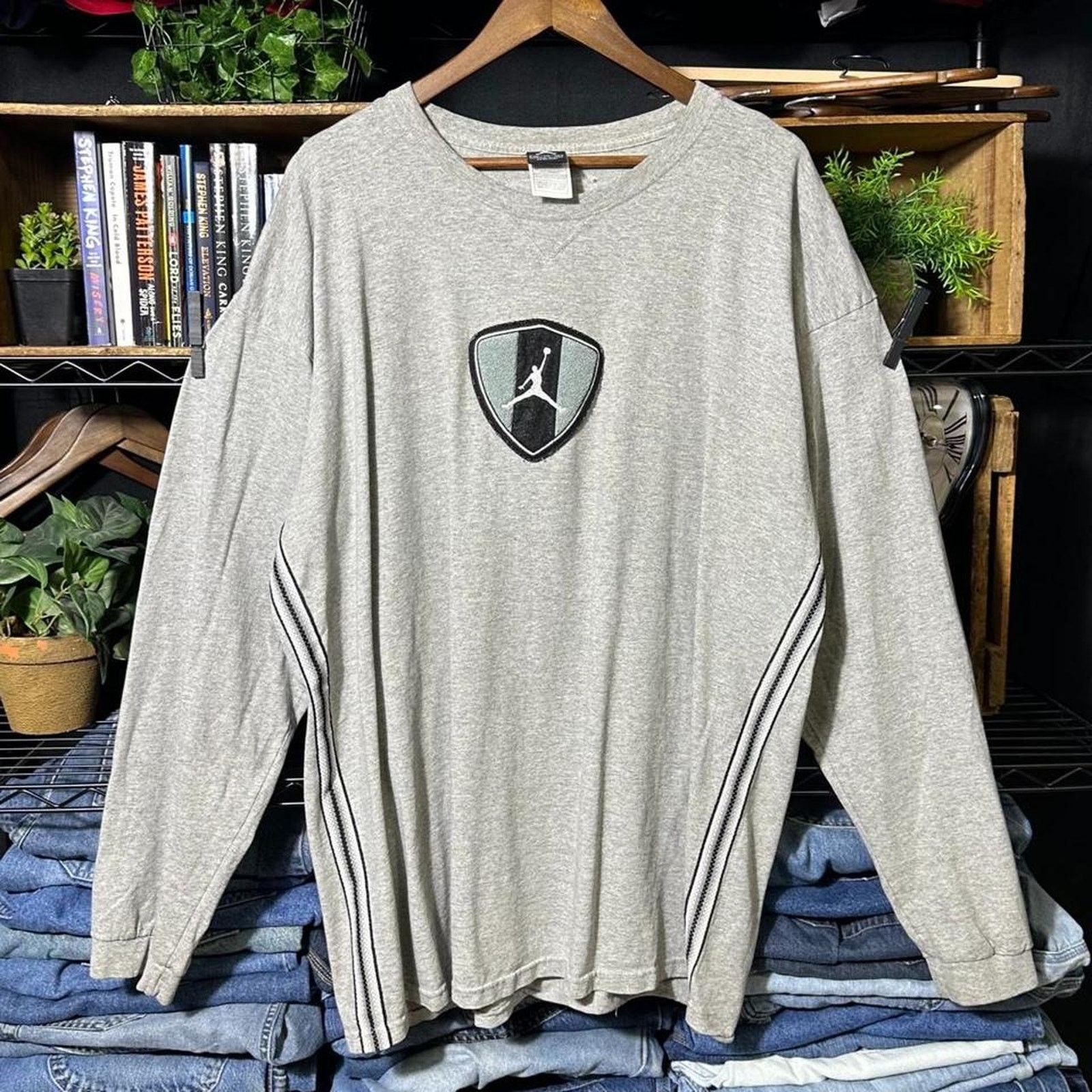 Nike Vintage 90s Jordan Shield Patch Long Sleeve Tee 2XL Shirt Size US XXL / EU 58 / 5 - 1 Thumbnail