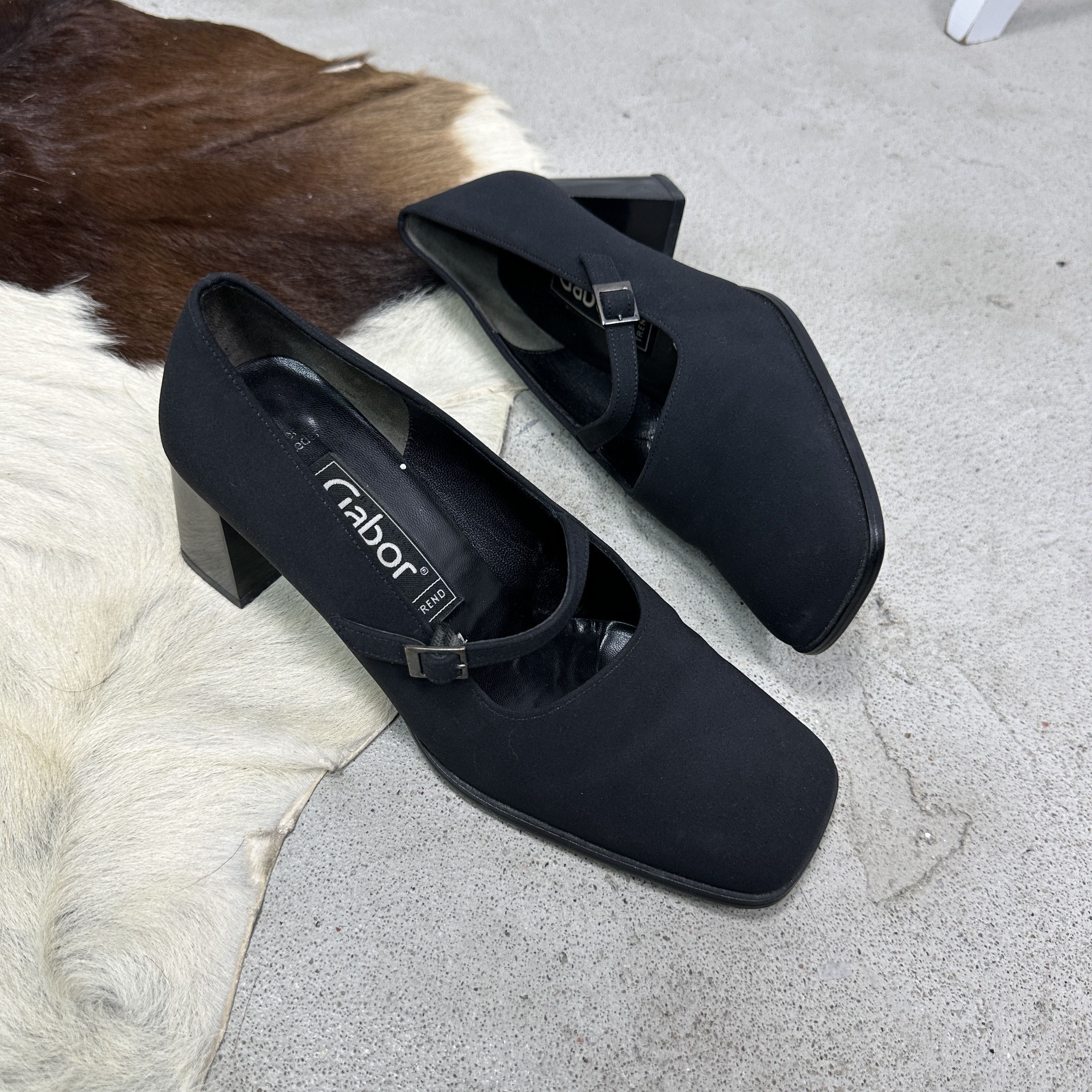 Vintage Vintage Avant Garde Mary Jane Square Toe Heels Y2K Size US 6.5 / IT 36.5 - 2 Thumbnail