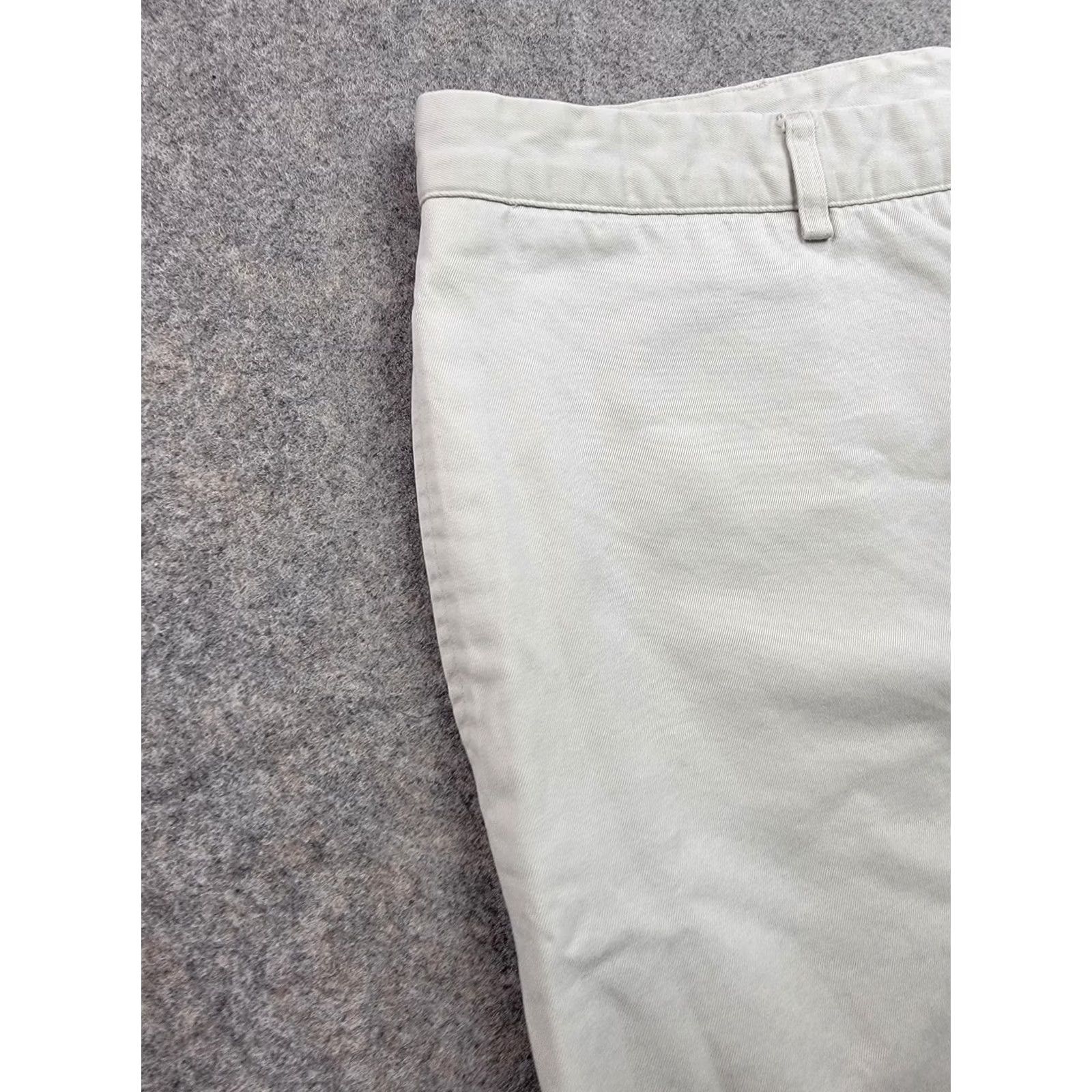 Vineyard Vines Vineyard Vines Pants Mens 38x32 Khaki Chino Flat Front Casual Beige Cotton Regular Straight Front Pocket Mens Size US 38 / EU 54 - 2 Thumbnail