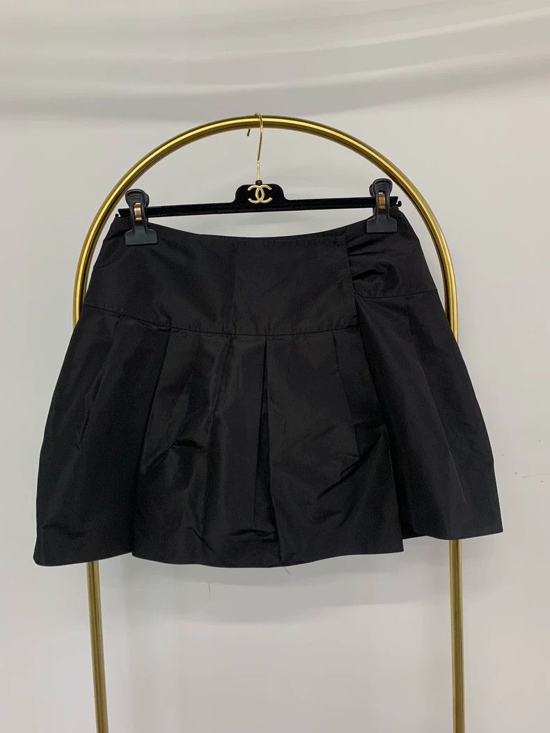 Prada Prada Black Pleated Mini Skirt - dmc Size US 30 / EU 46 - 1 Thumbnail