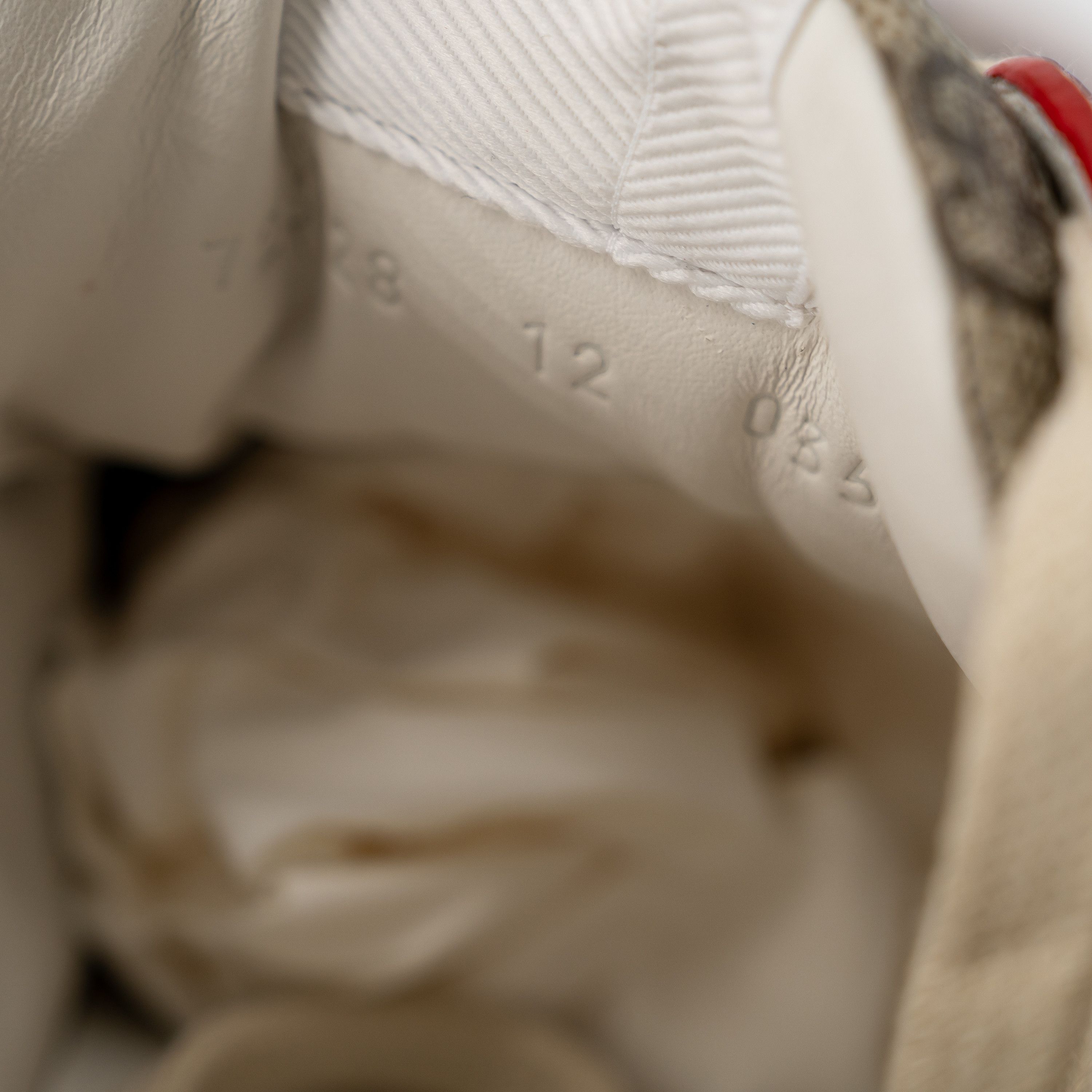 Gucci 12G Gucci GG Supreme Low Top Sneakers Beige Red Blue Green Size US 12.5 / EU 45-46 - 9 Thumbnail