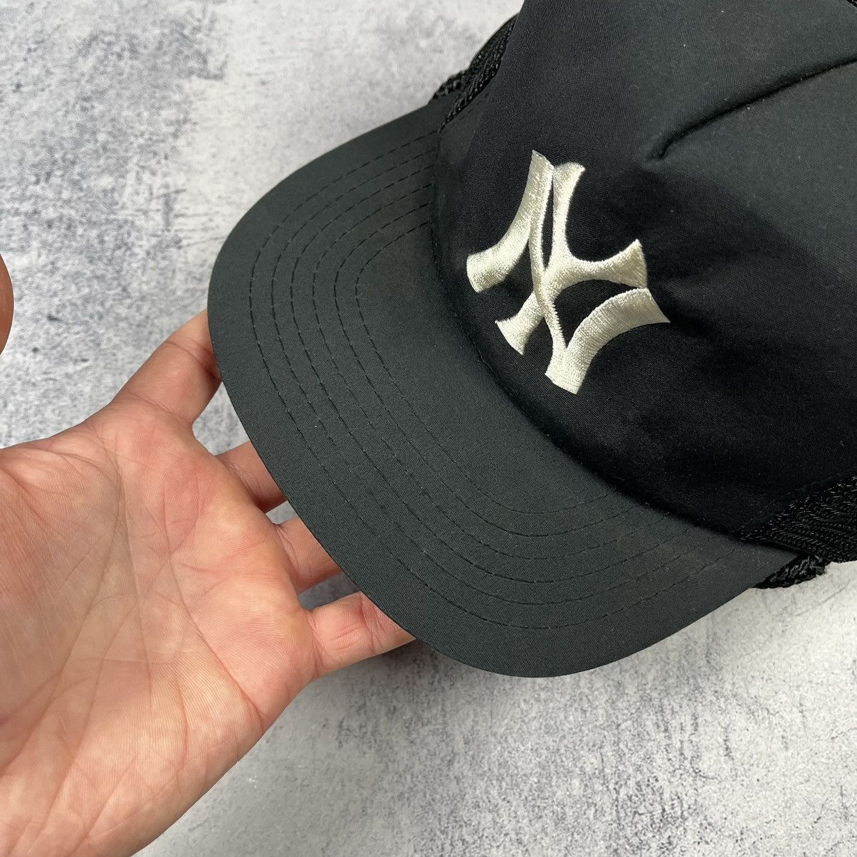 New York Yankees × Vintage Vintage MLB New York Yankees rare trucker hat 90’s Size ONE SIZE - 11 Thumbnail