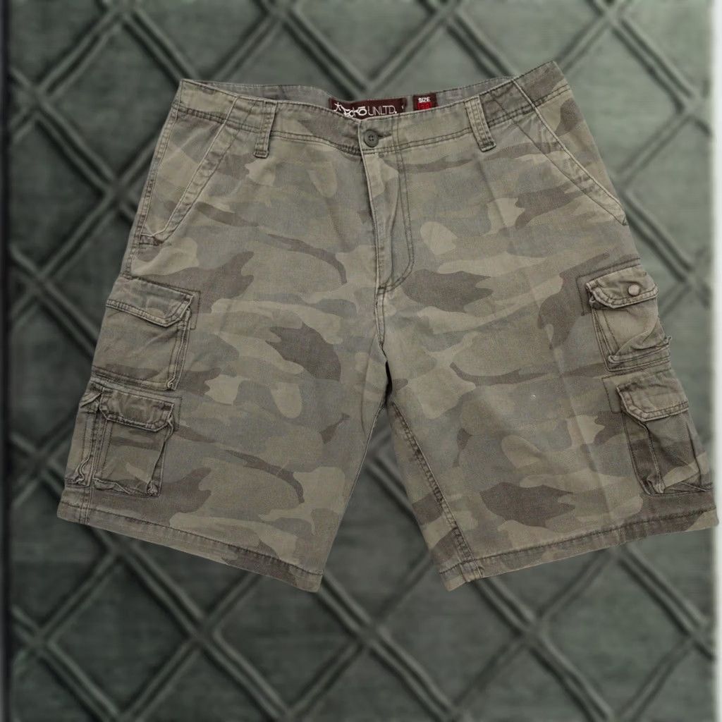 Ecko Unltd. Ecko Unlimited Cargo Shorts Men 38 Camo cargo Baggy Skate Y2K 38x21 Multicolor Size US 38 / EU 54 - 1 Thumbnail