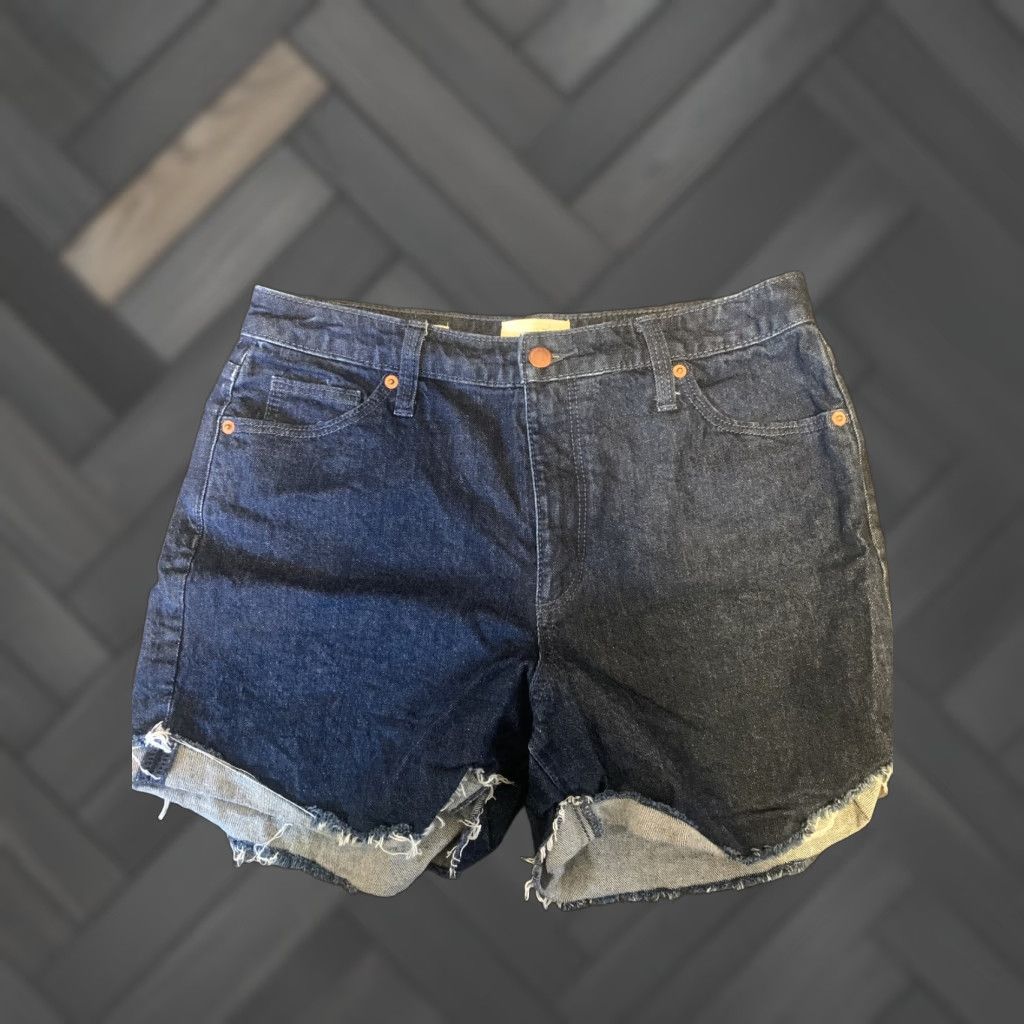 Vintage VINTAGE Universal Thread Shorts Womens 8/29R Dark Denim Midi Shorts Mens? Size 30" / US 8 / IT 44 - 1 Thumbnail