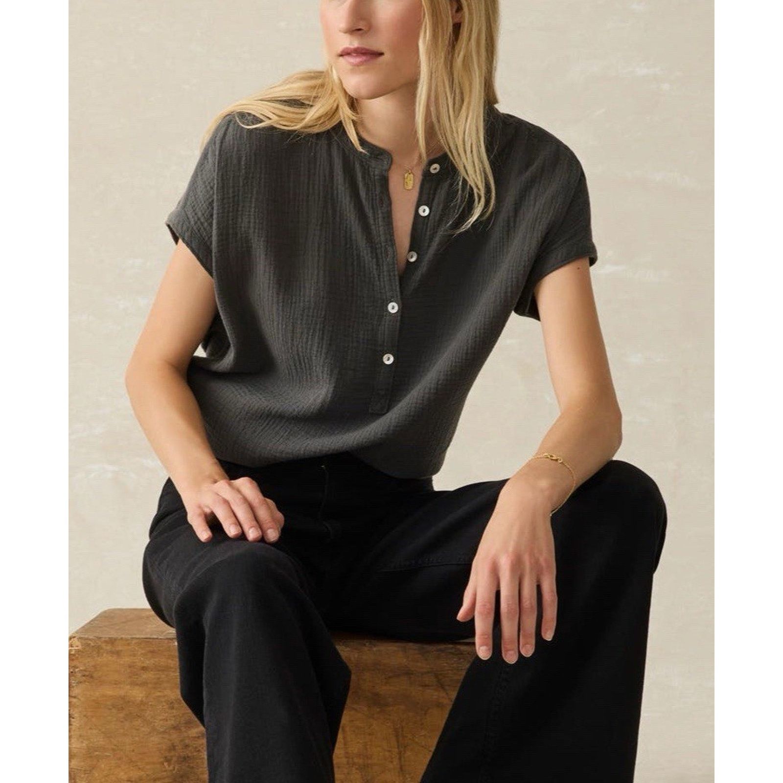 Faherty Faherty Gauze Organic 1/2 Button Shirt Grey Small A001612 Size S / US 4 / IT 40 - 1 Thumbnail