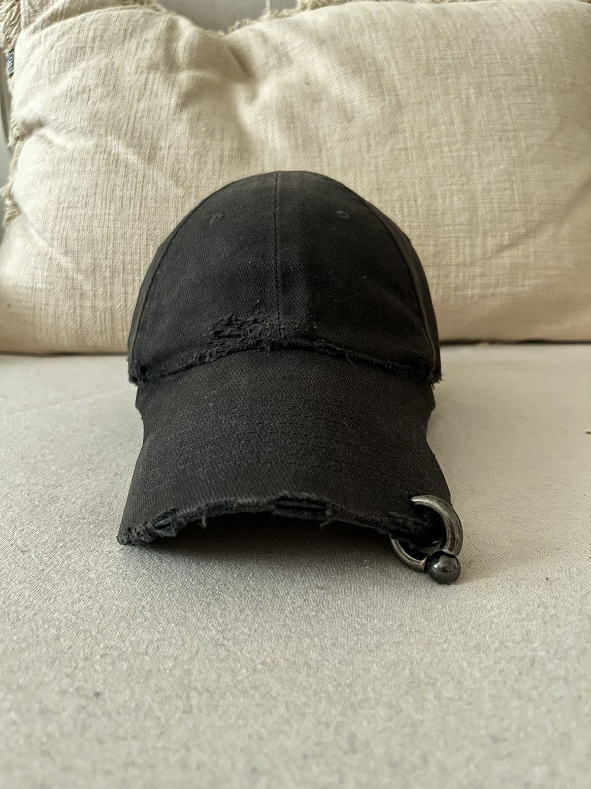 Balenciaga Heavy Piercing Cap 'Black Faded' 744299410B21071