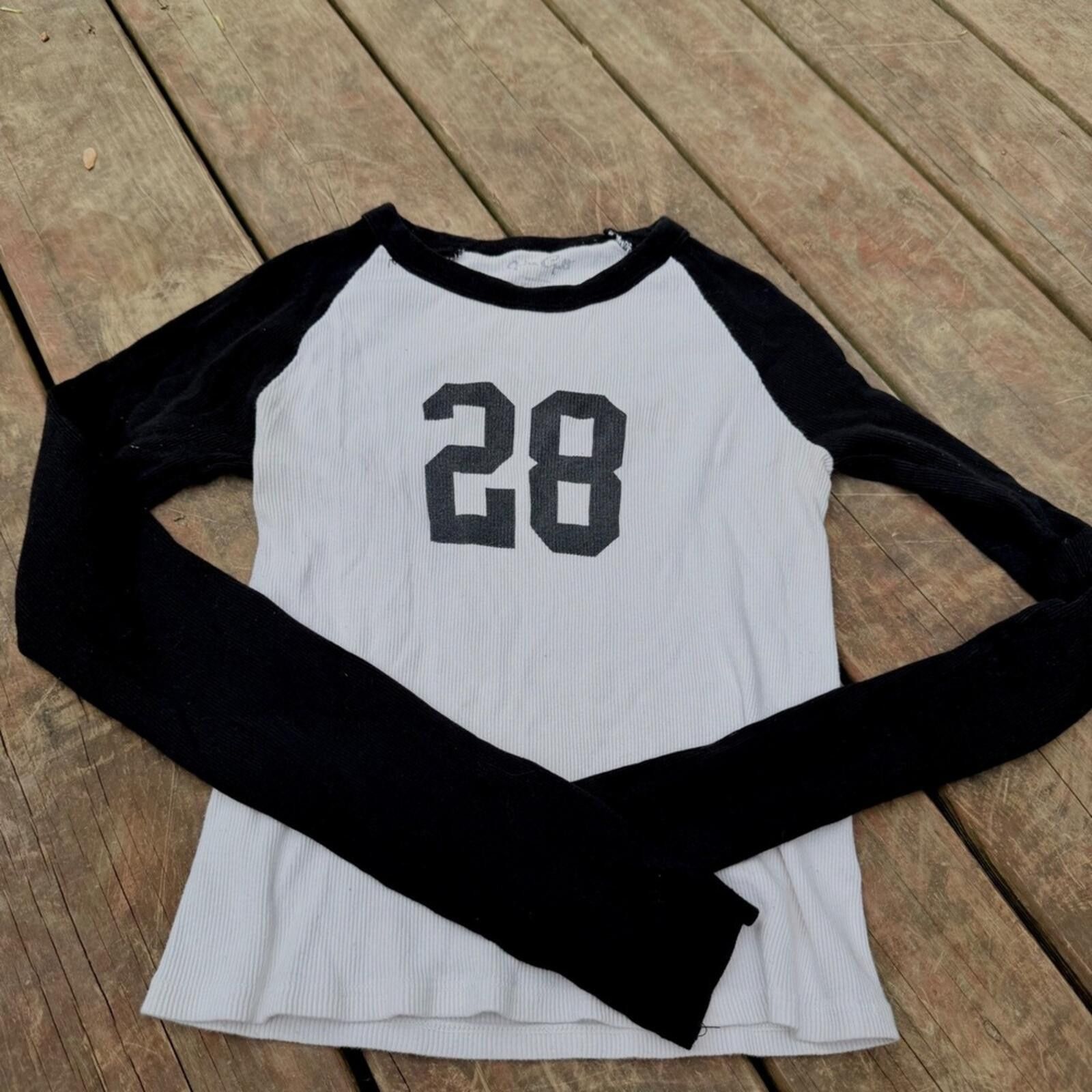 Other John Galt Brandy Melville Raglan Baseball Tee Size XS / US 0-2 / IT 36-38 - 1 Thumbnail