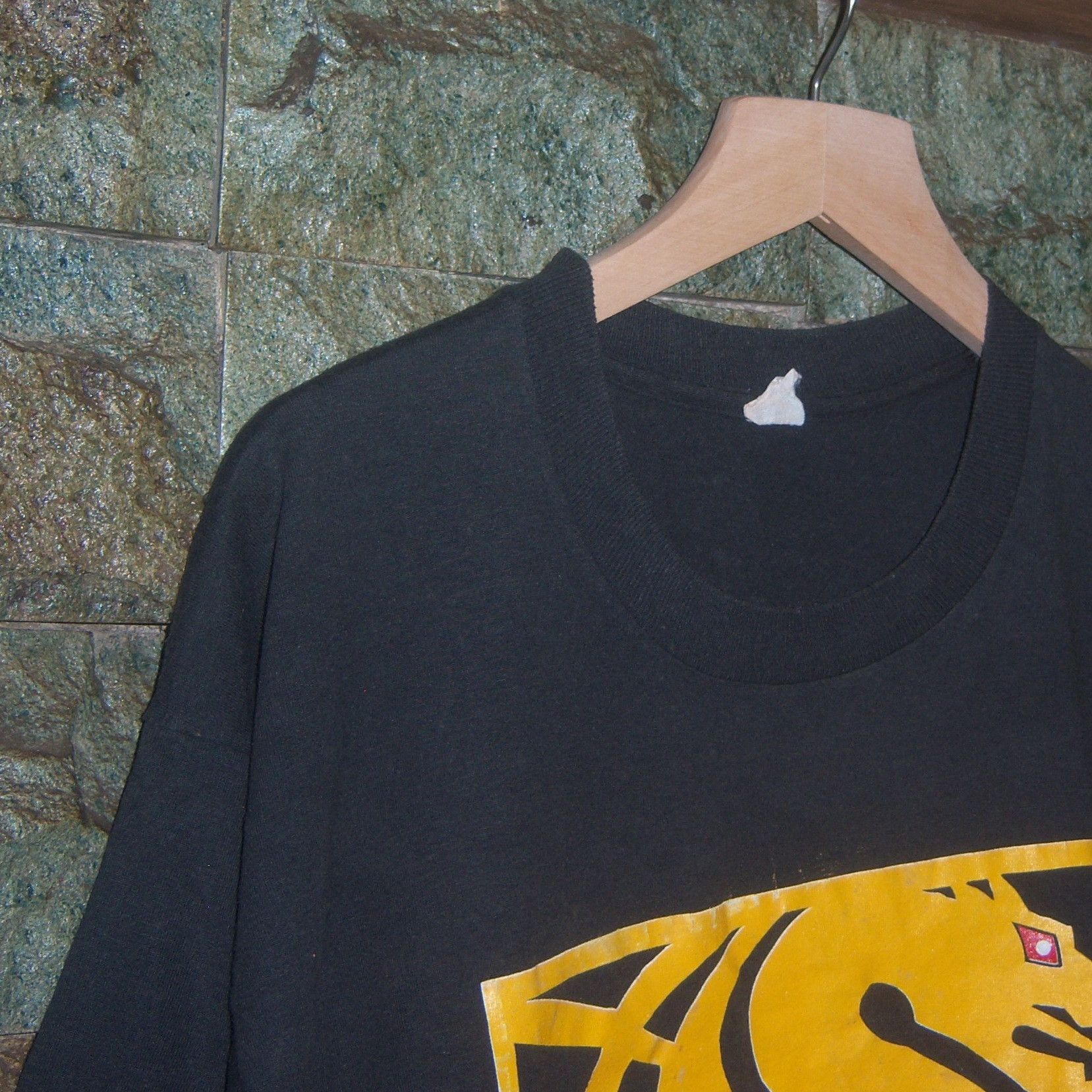 Band Tees × Vintage 1992 Royal Hunt Land of Broken Hearts Album Vintage Size US L / EU 52-54 / 3 - 5 Thumbnail