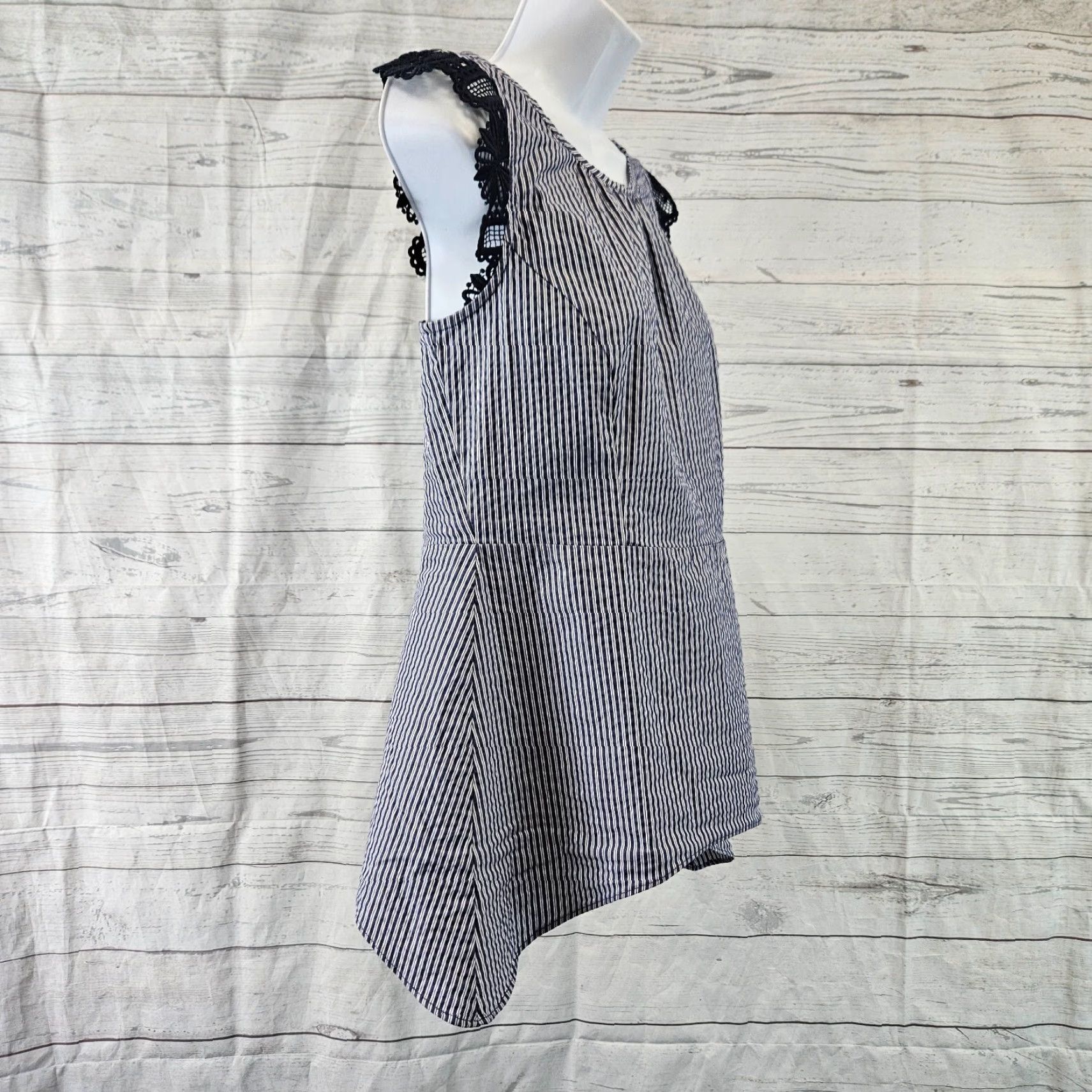 Vintage Cabi Blouse Shirt Womens Lace Flutter Top Sz Small Blue Striped Seersucker Cotton Blend Vintage No Size S / US 4 / IT 40 - 3 Thumbnail